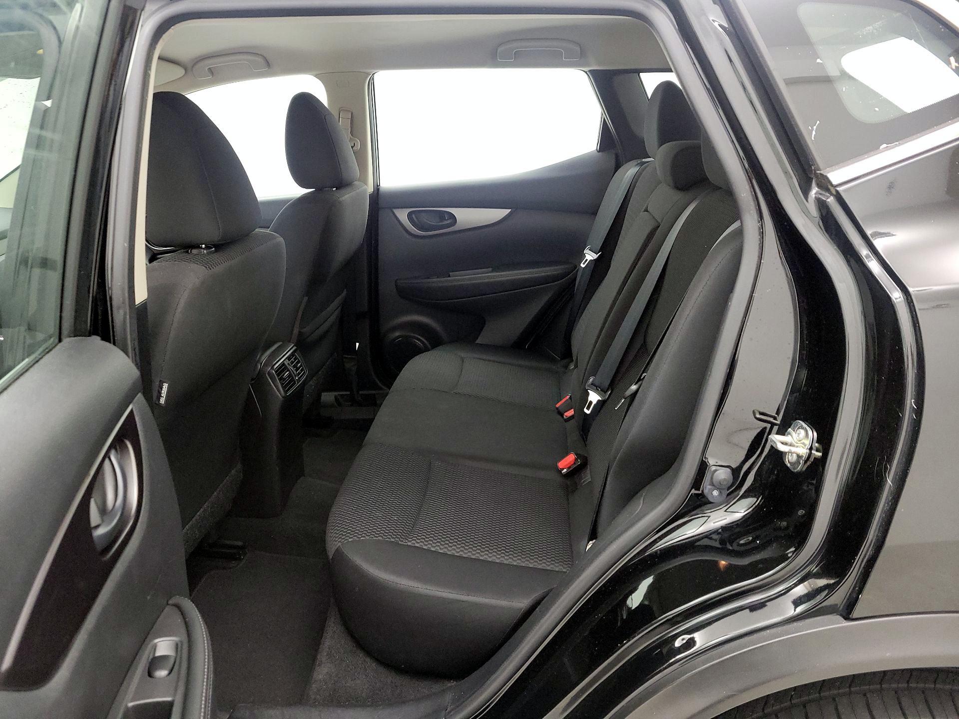 Thumbnail: 2019 Nissan Rogue Sport - 19