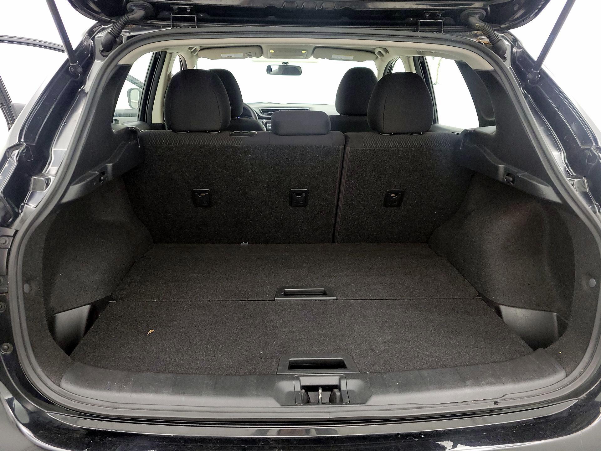 Thumbnail: 2019 Nissan Rogue Sport - 20