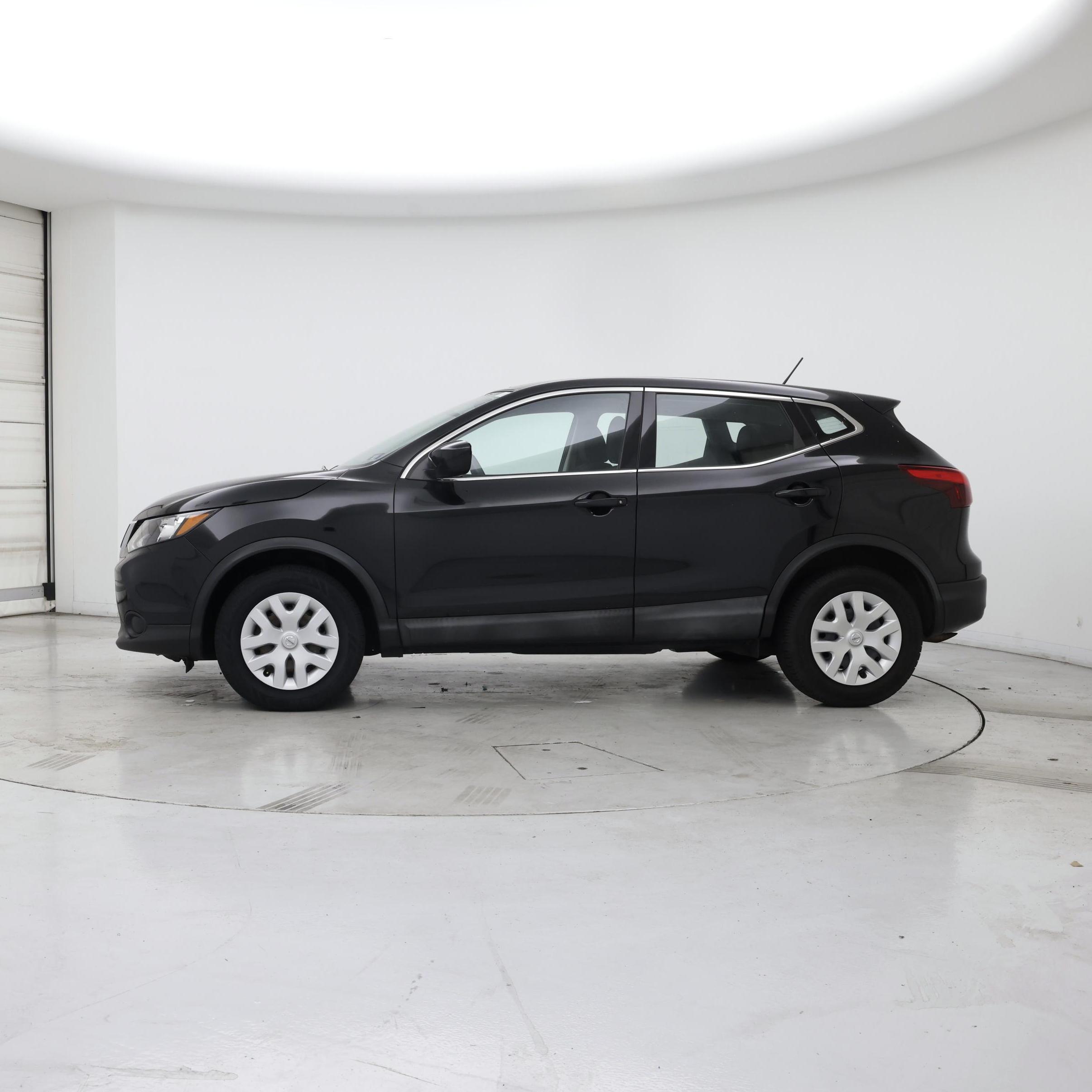 Thumbnail: 2019 Nissan Rogue Sport - 3