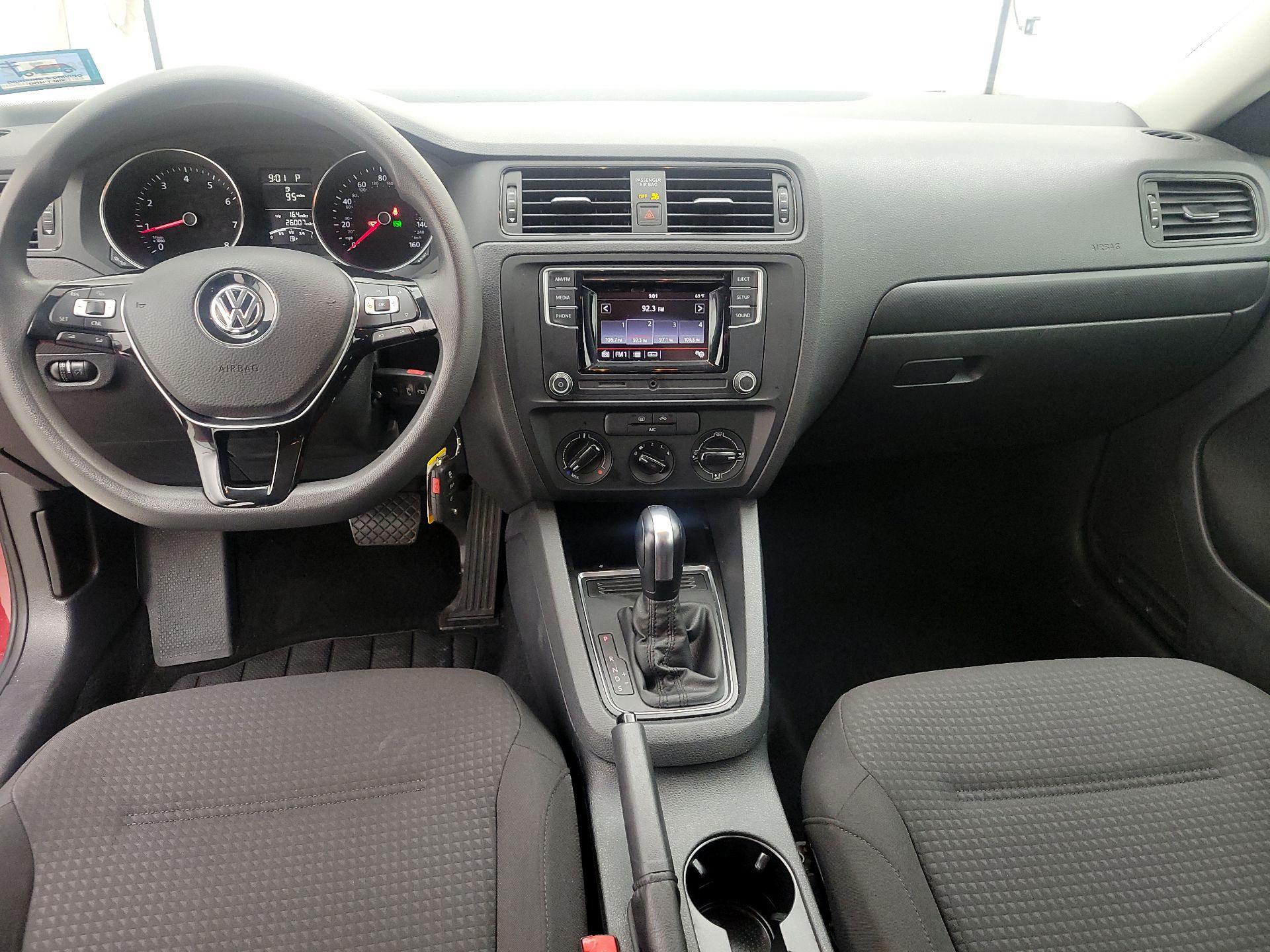 Thumbnail: 2016 Volkswagen Jetta - 9