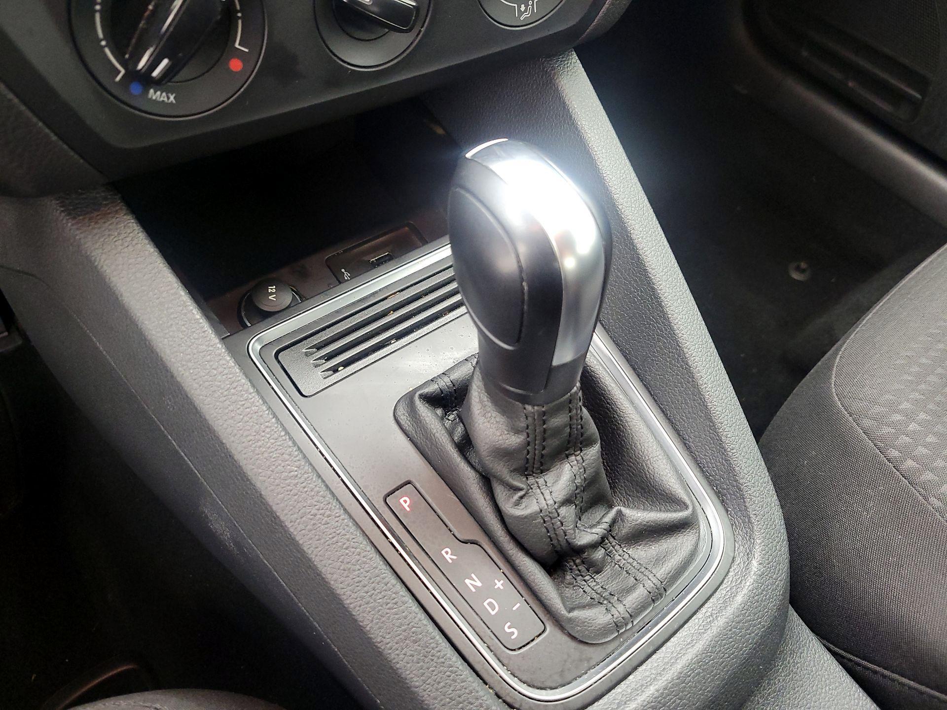 Thumbnail: 2016 Volkswagen Jetta - 16