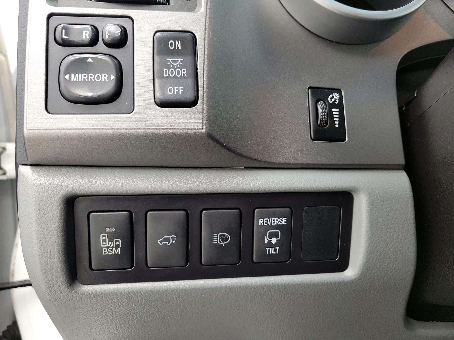 Thumbnail: 2016 Toyota Sequoia - 13