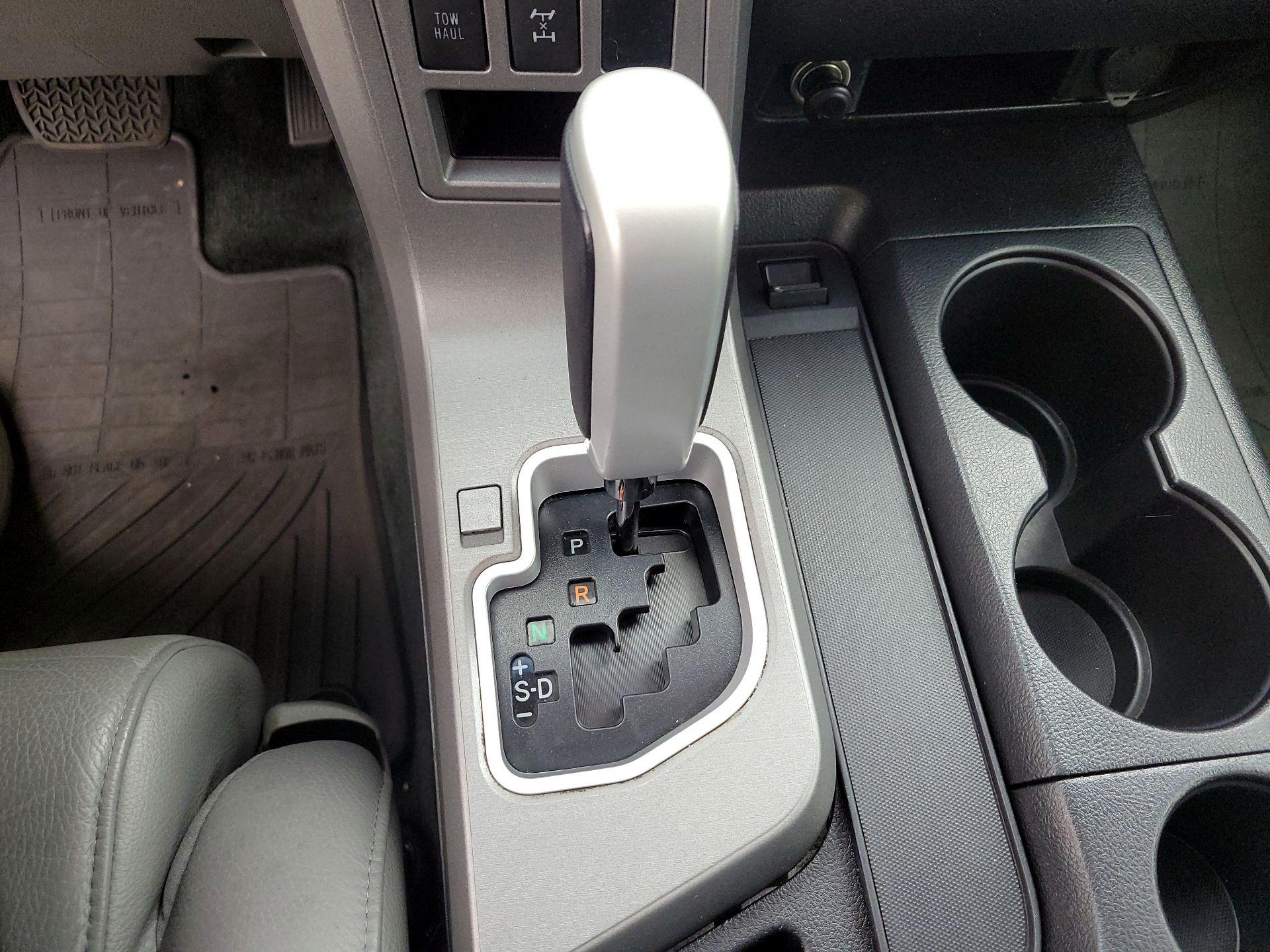 Thumbnail: 2016 Toyota Sequoia - 18