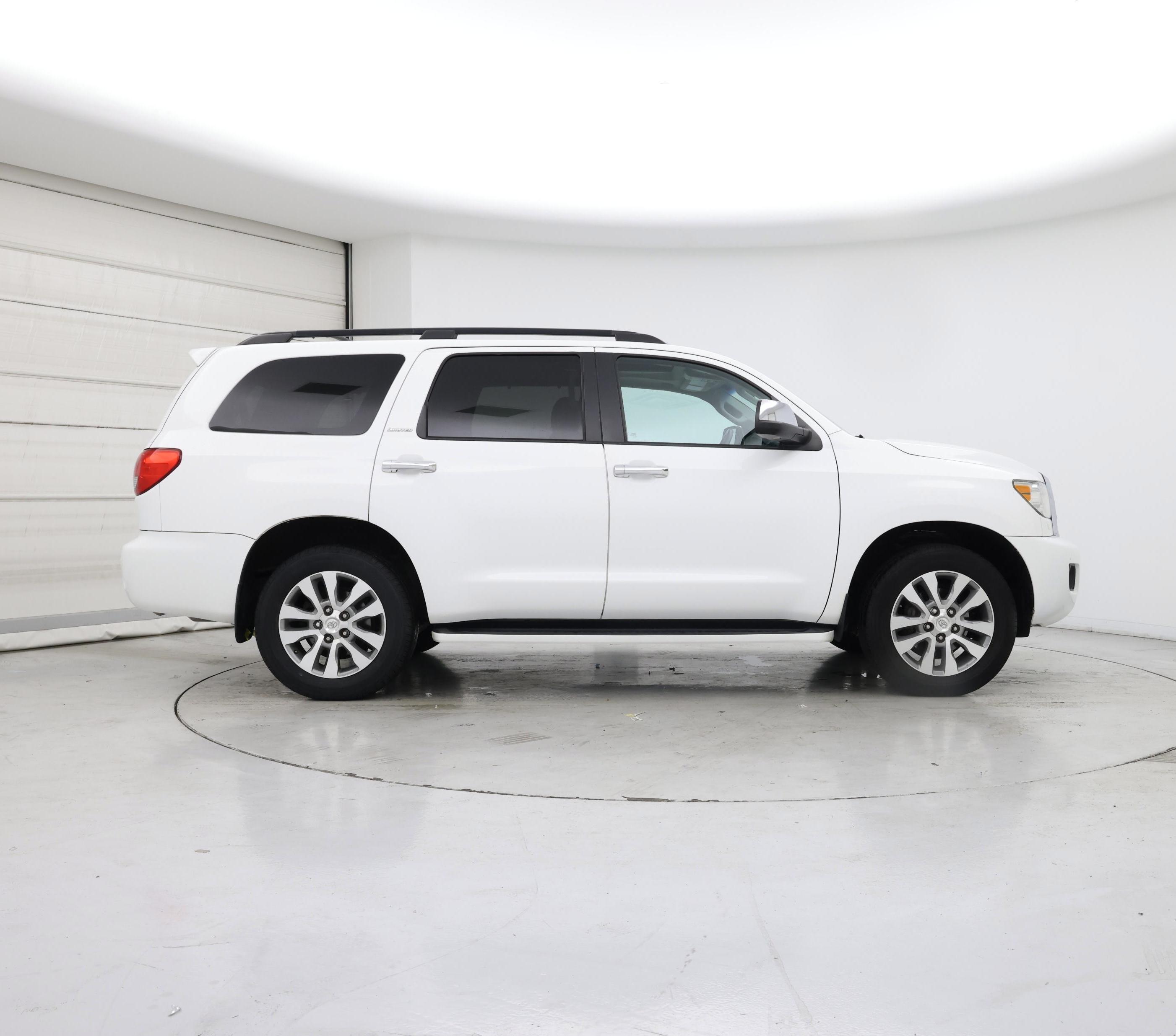 Thumbnail: 2016 Toyota Sequoia - 7