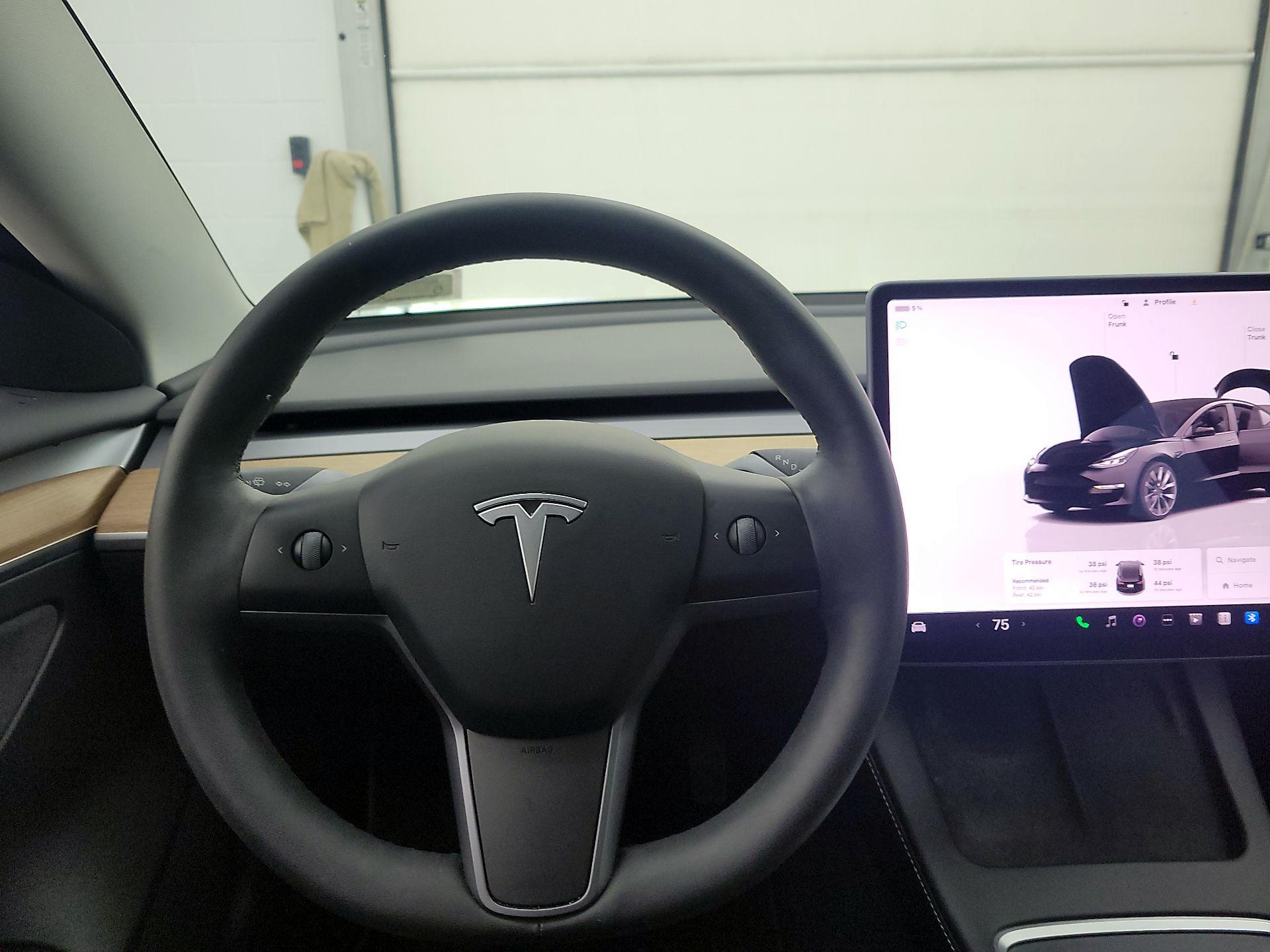 Thumbnail: 2022 Tesla Model 3 - 10
