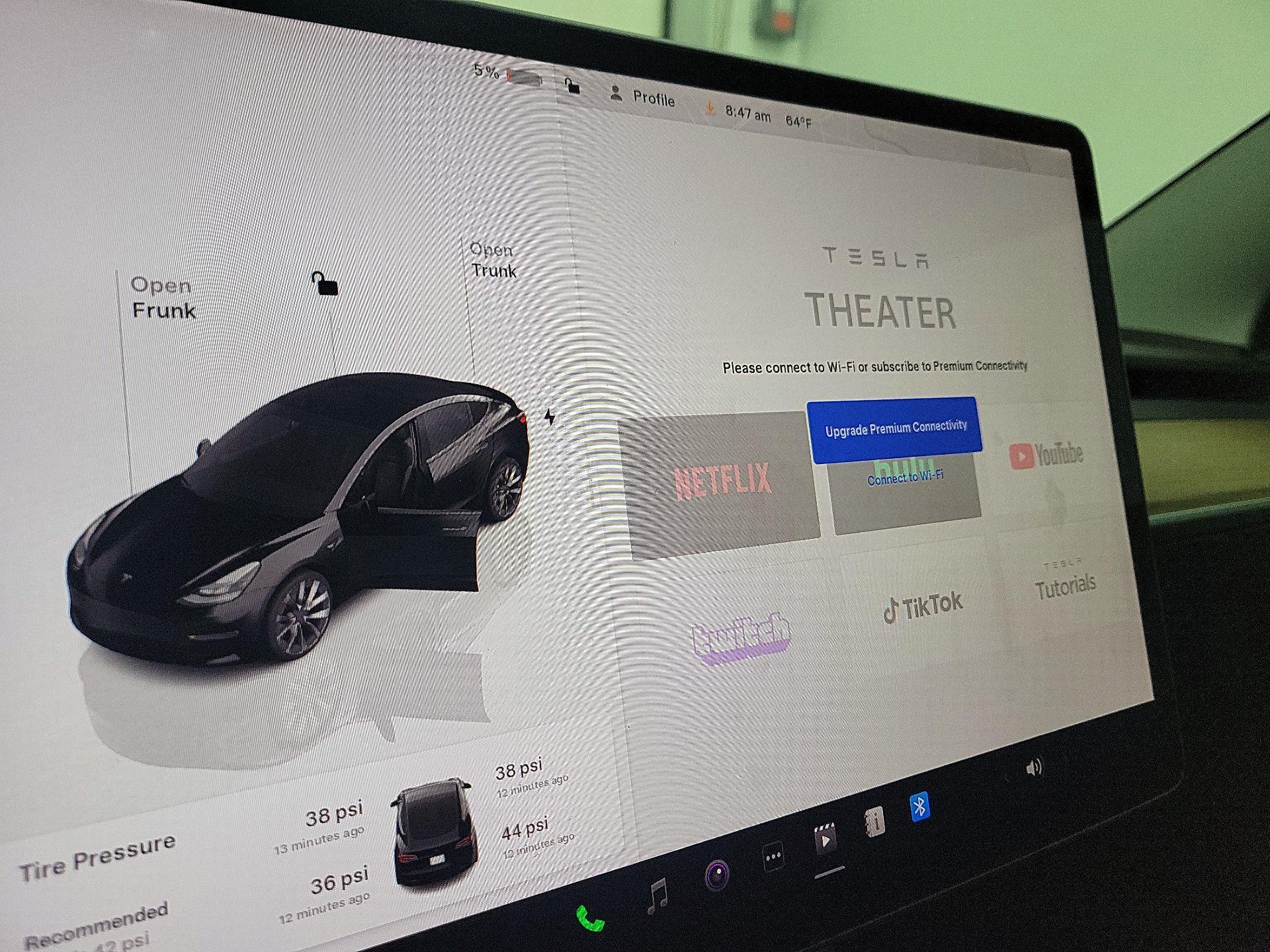 Thumbnail: 2022 Tesla Model 3 - 14