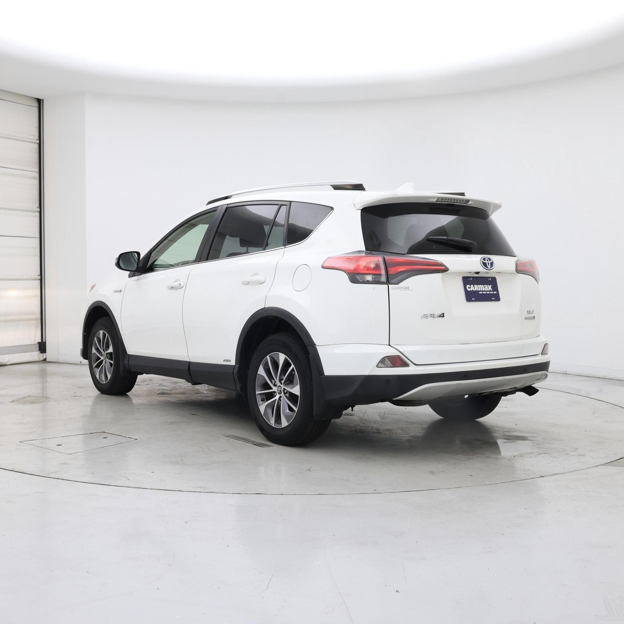 Thumbnail: 2016 Toyota RAV4 - 2