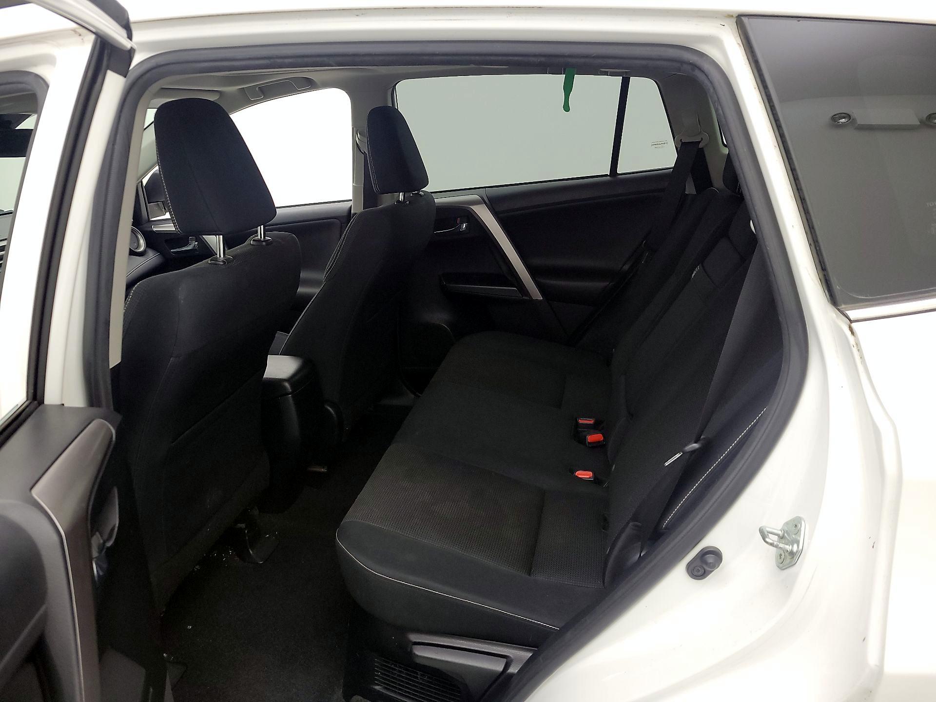 Thumbnail: 2016 Toyota RAV4 - 20