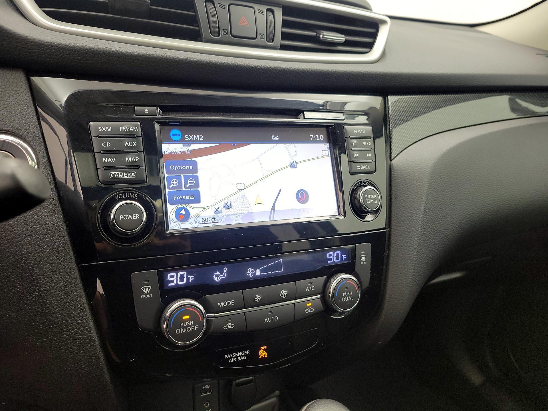 Thumbnail: 2016 Nissan Rogue - 16
