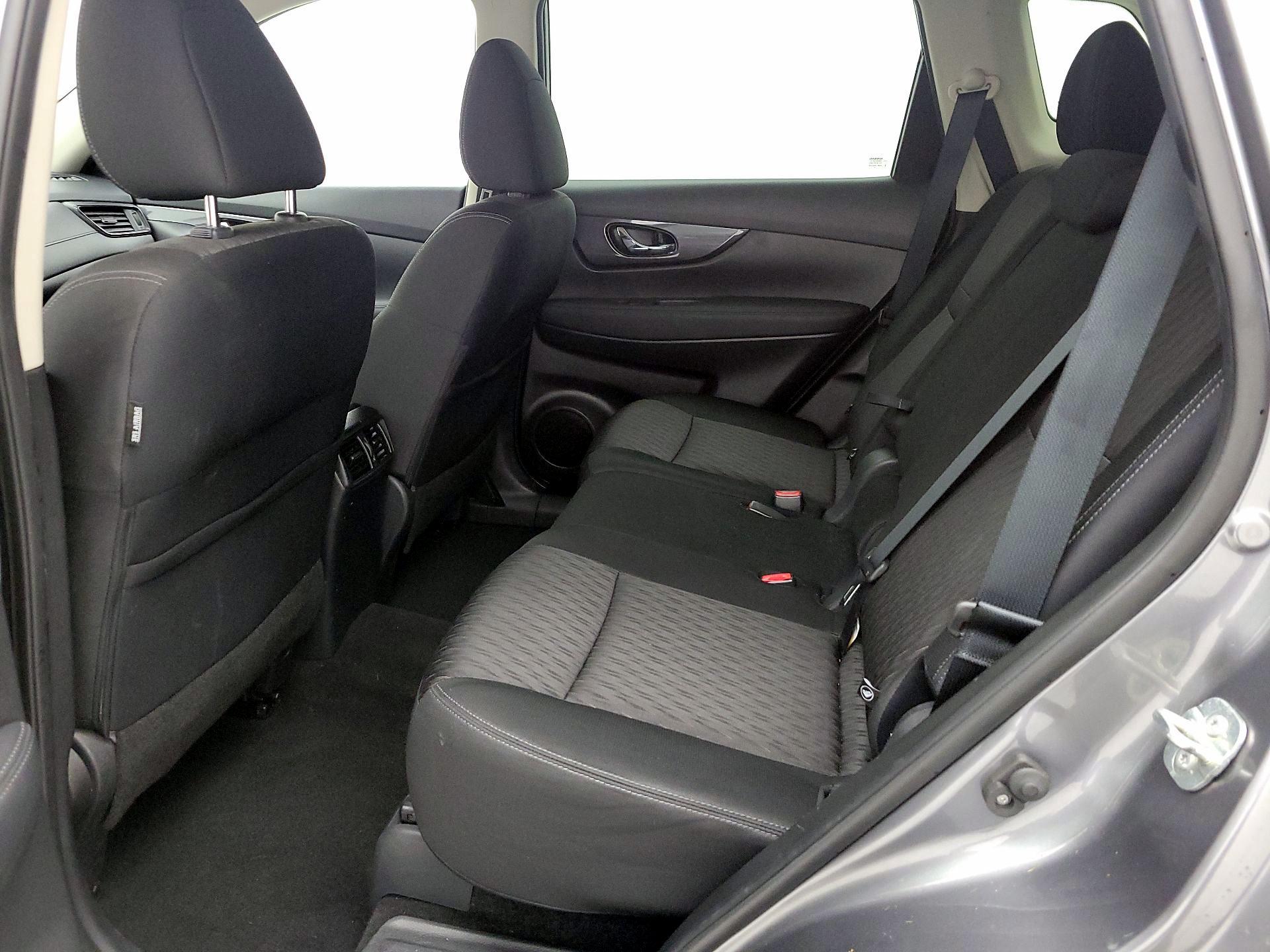 Thumbnail: 2019 Nissan Rogue - 19