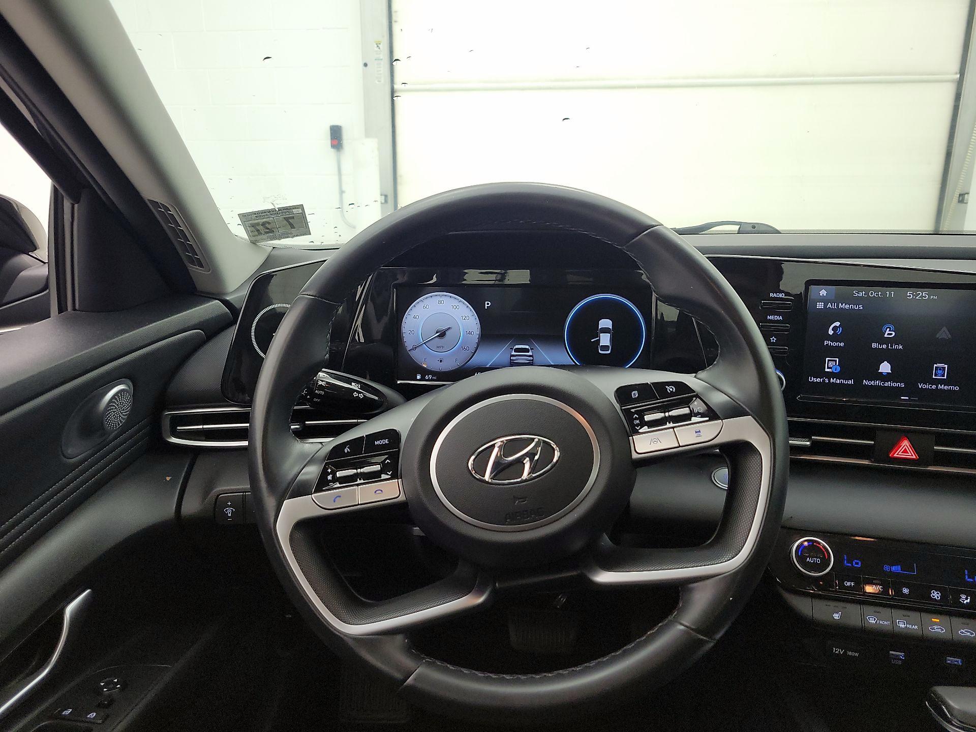 Thumbnail: 2022 Hyundai Elantra - 10