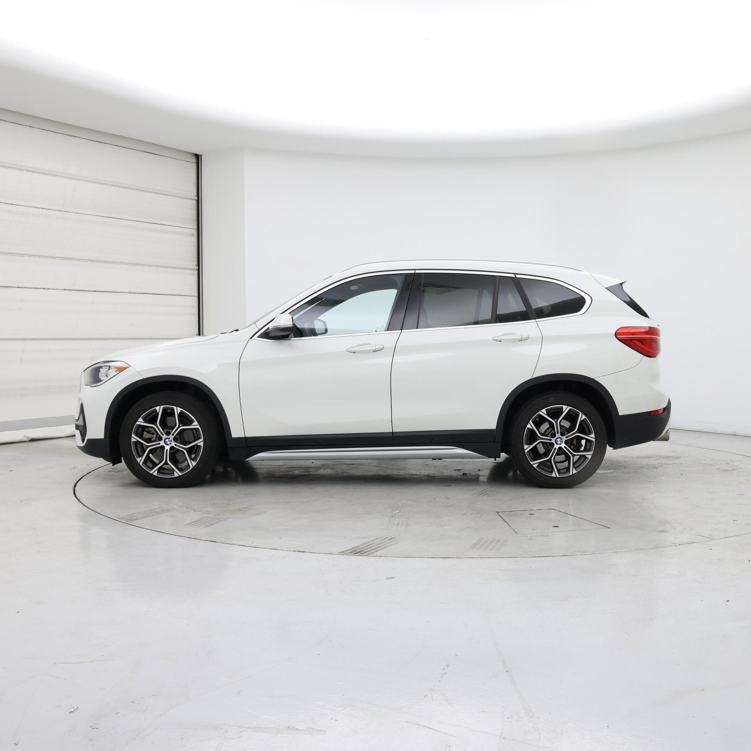 Thumbnail: 2022 BMW X1 - 3