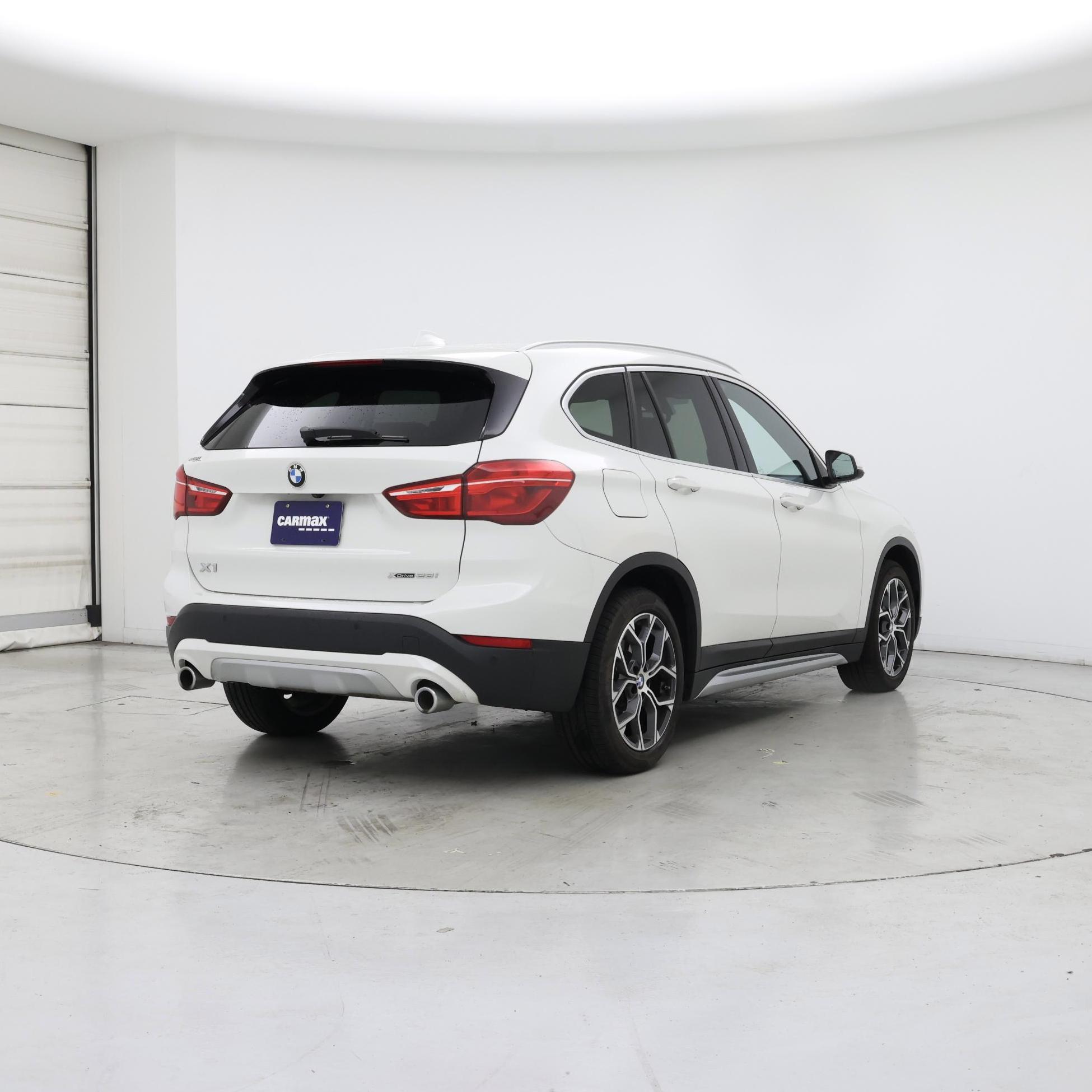 Thumbnail: 2022 BMW X1 - 8