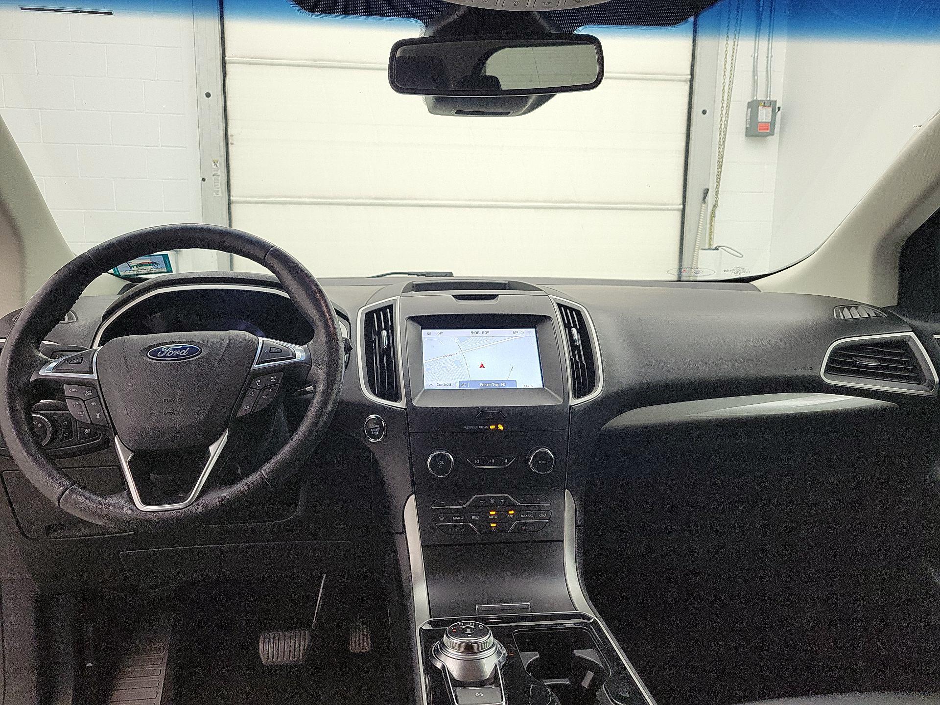 Thumbnail: 2020 Ford Edge - 9
