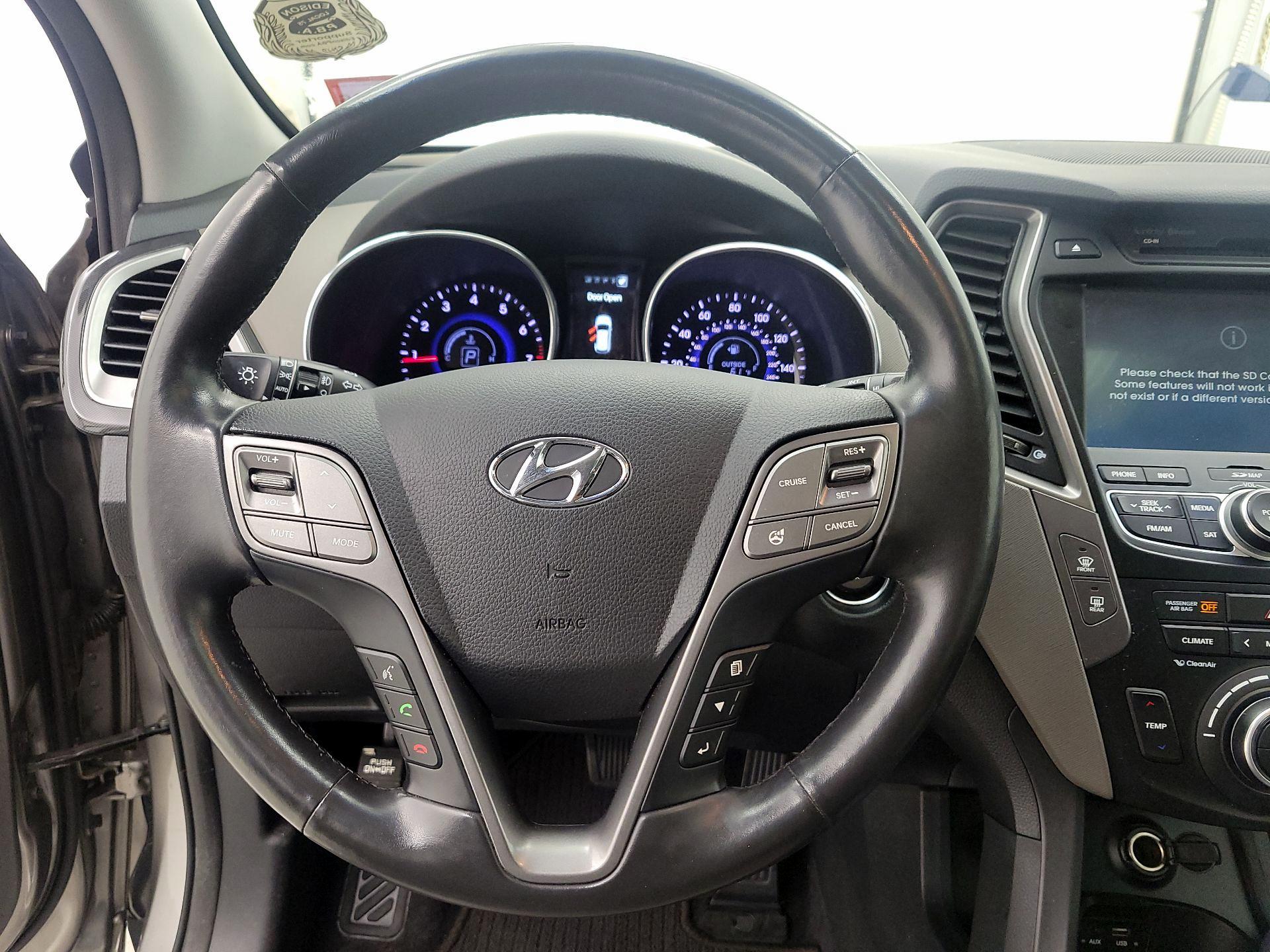 Thumbnail: 2015 Hyundai Santa Fe - 10