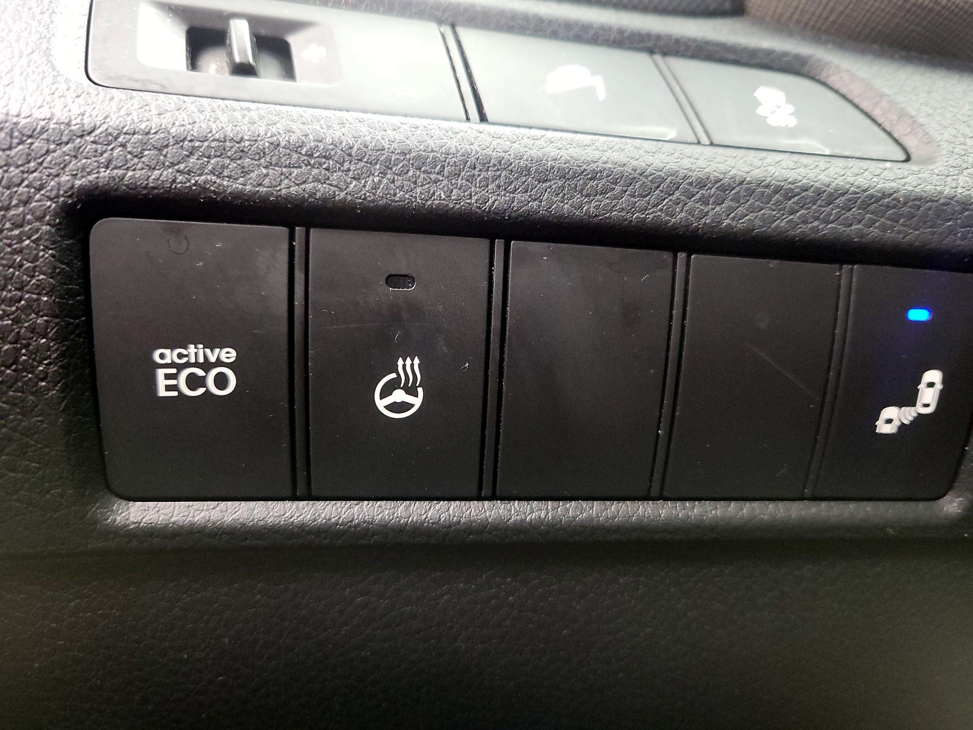 Thumbnail: 2015 Hyundai Santa Fe - 13