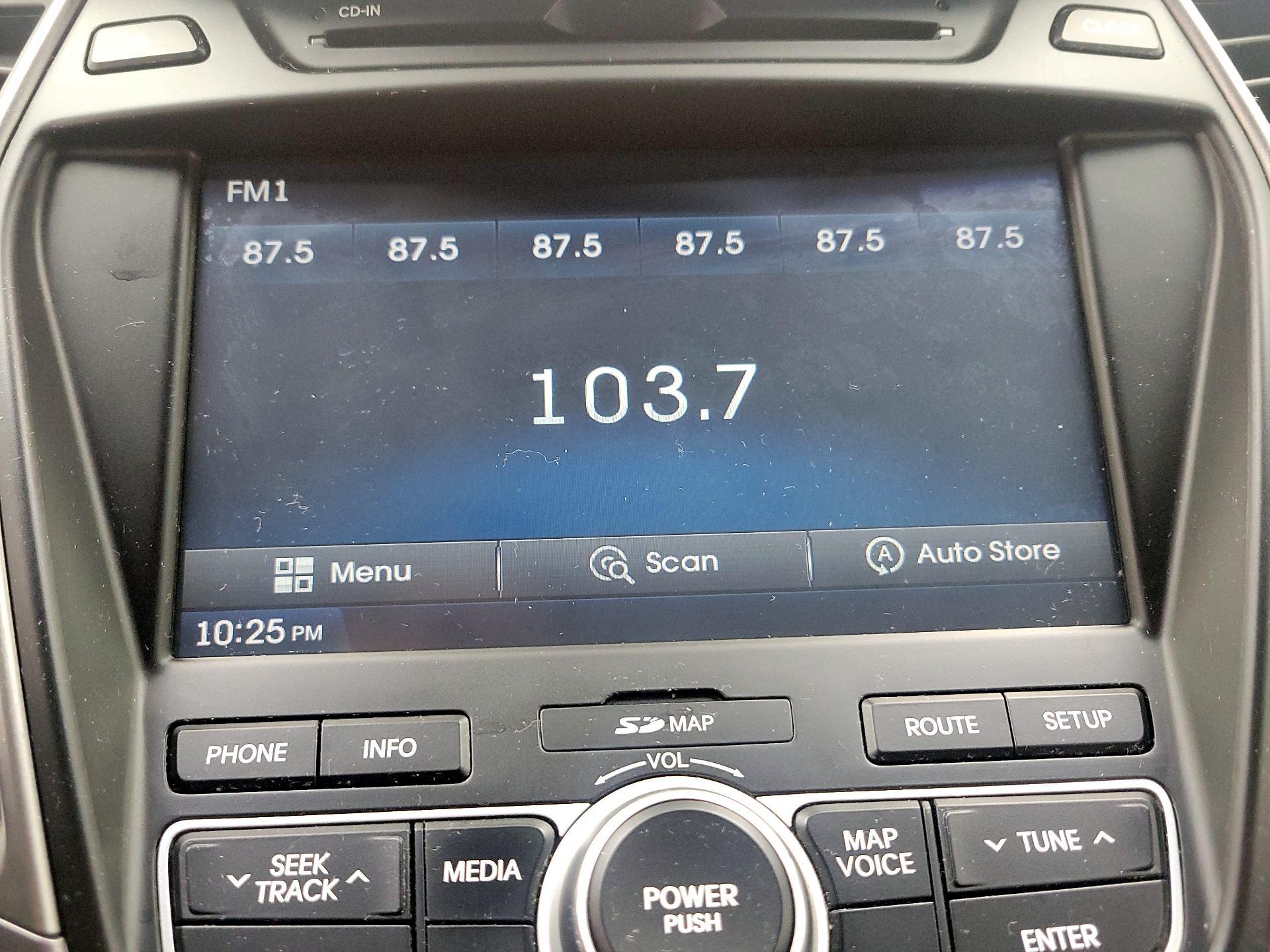 Thumbnail: 2015 Hyundai Santa Fe - 15