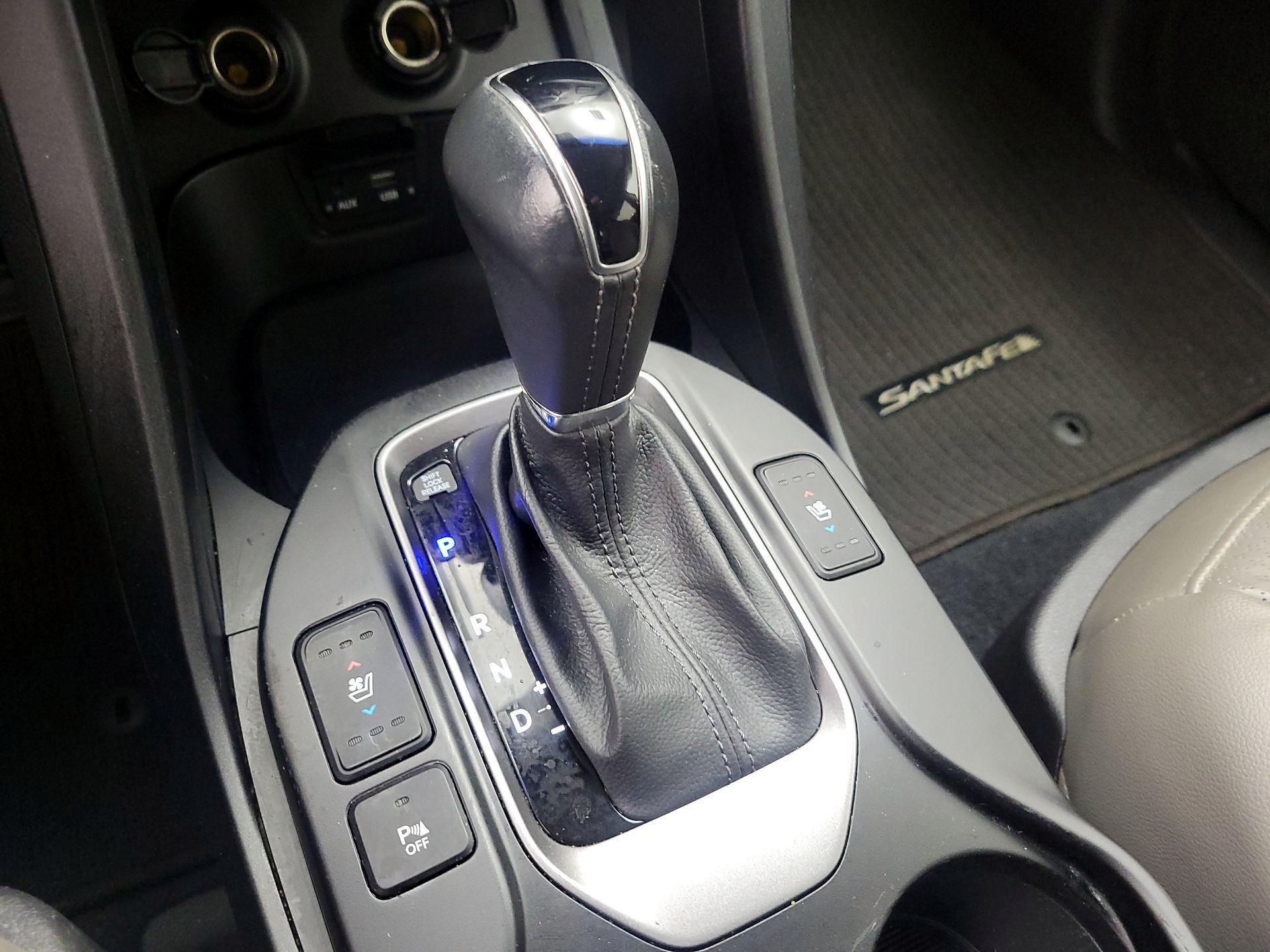 Thumbnail: 2015 Hyundai Santa Fe - 17