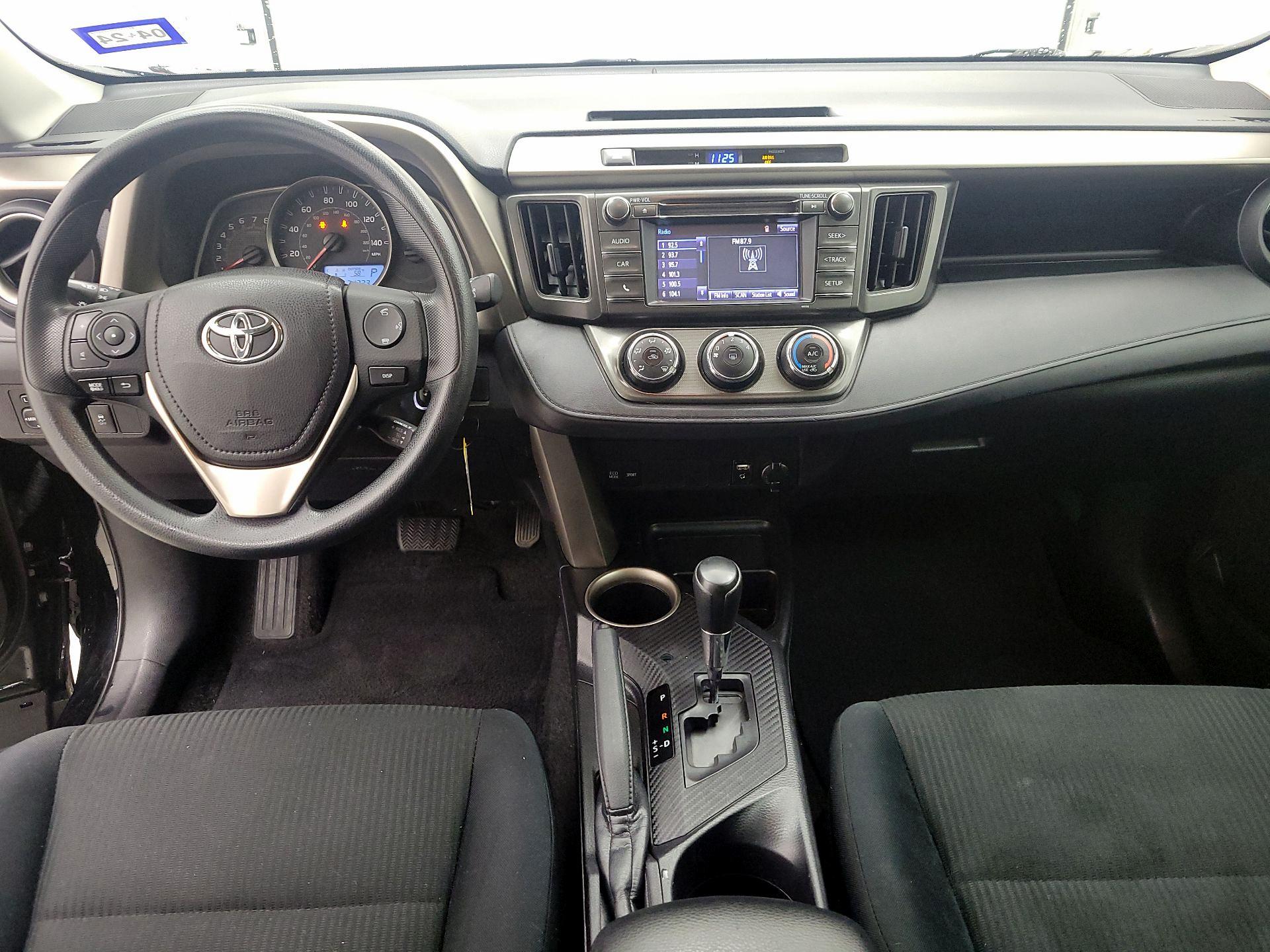 Thumbnail: 2015 Toyota RAV4 - 9