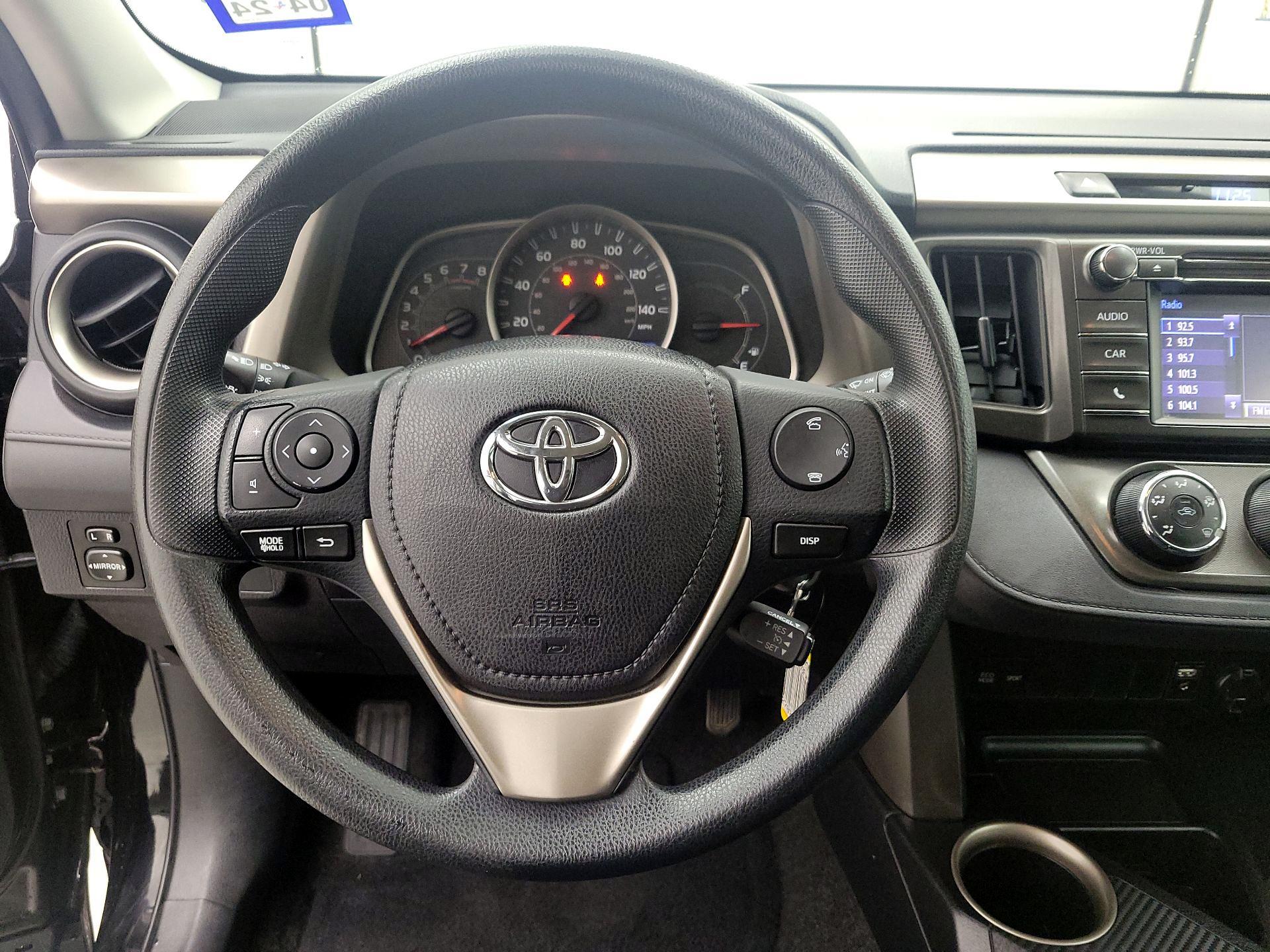 Thumbnail: 2015 Toyota RAV4 - 10