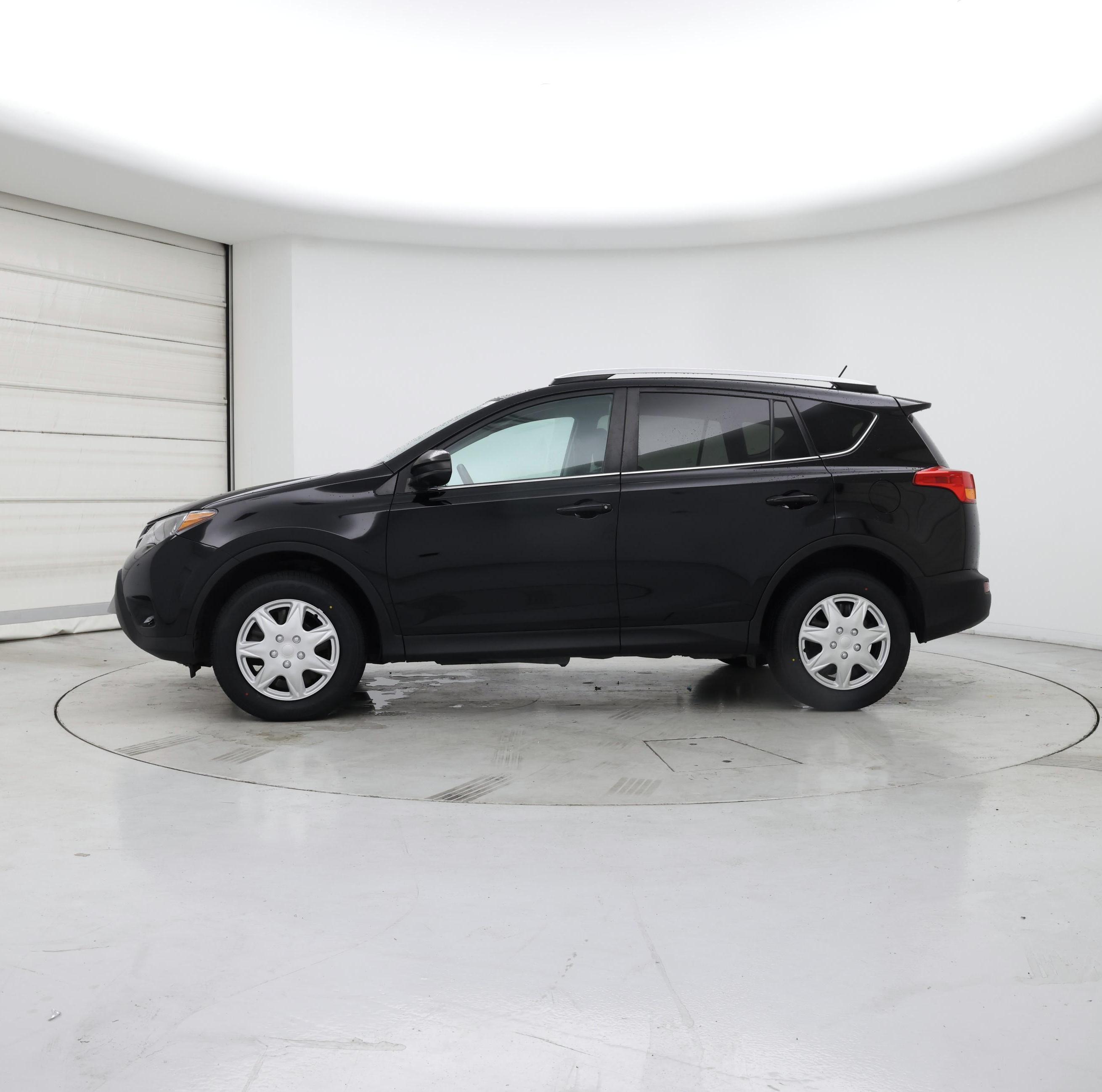 Thumbnail: 2015 Toyota RAV4 - 3