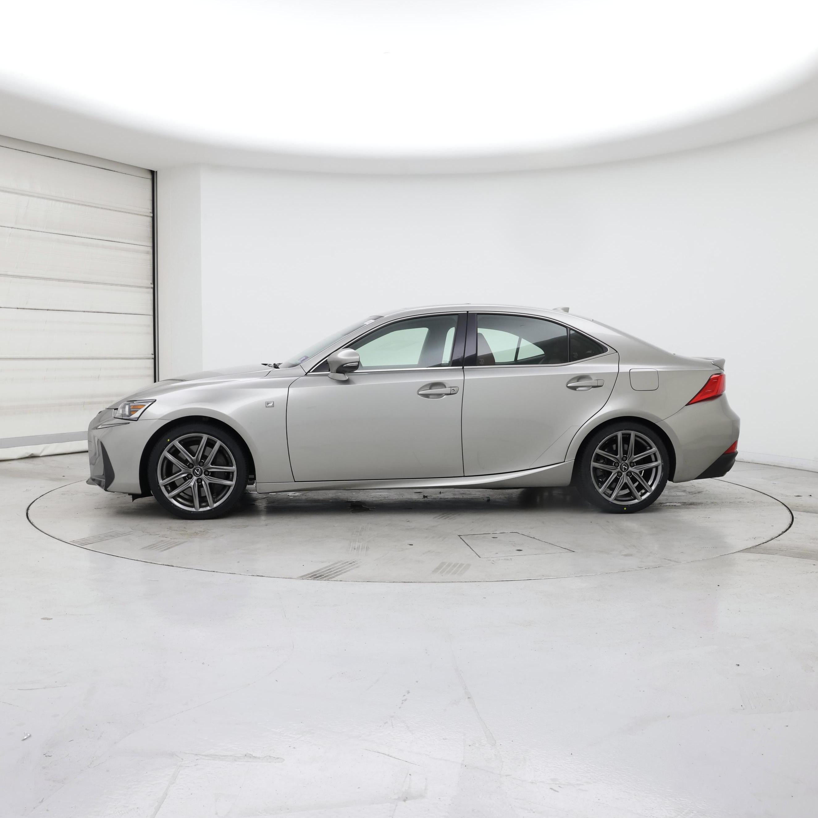 Thumbnail: 2019 Lexus IS - 3
