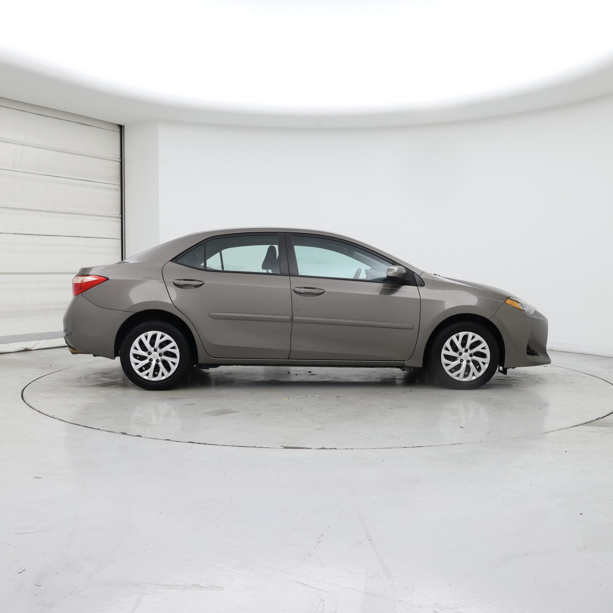 Thumbnail: 2018 Toyota Corolla - 7