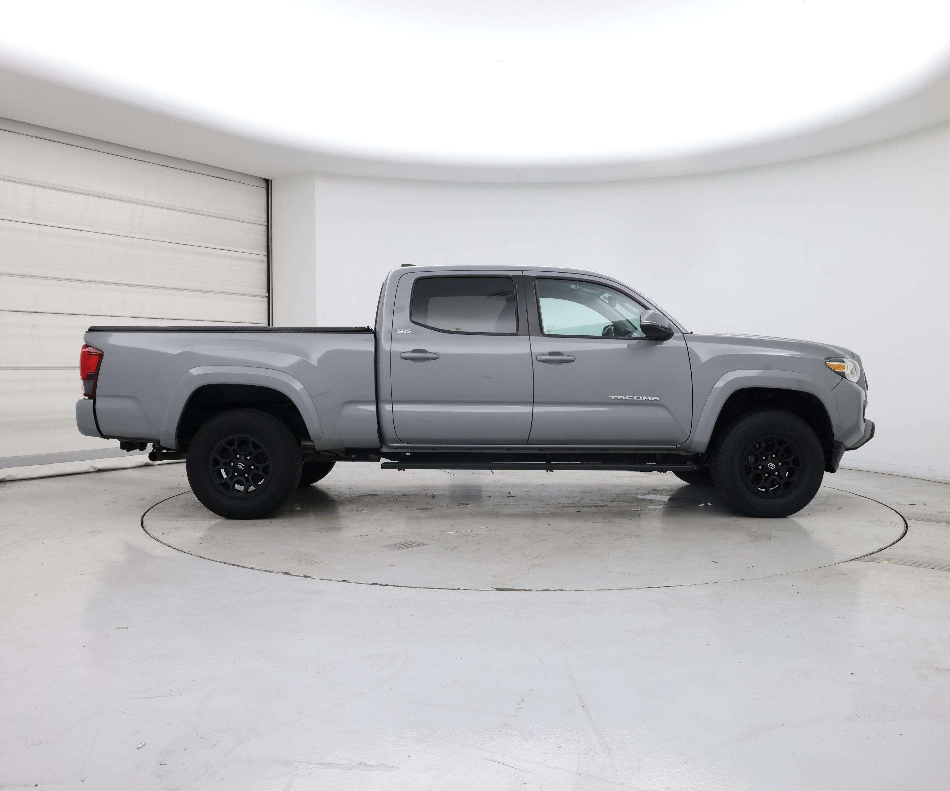 Thumbnail: 2021 Toyota Tacoma - 7