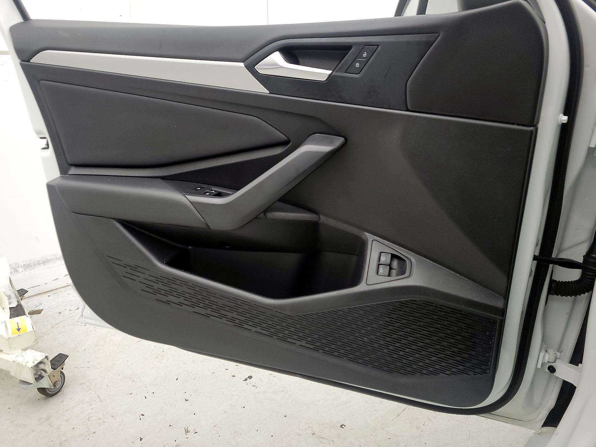 Thumbnail: 2021 Volkswagen Jetta - 12