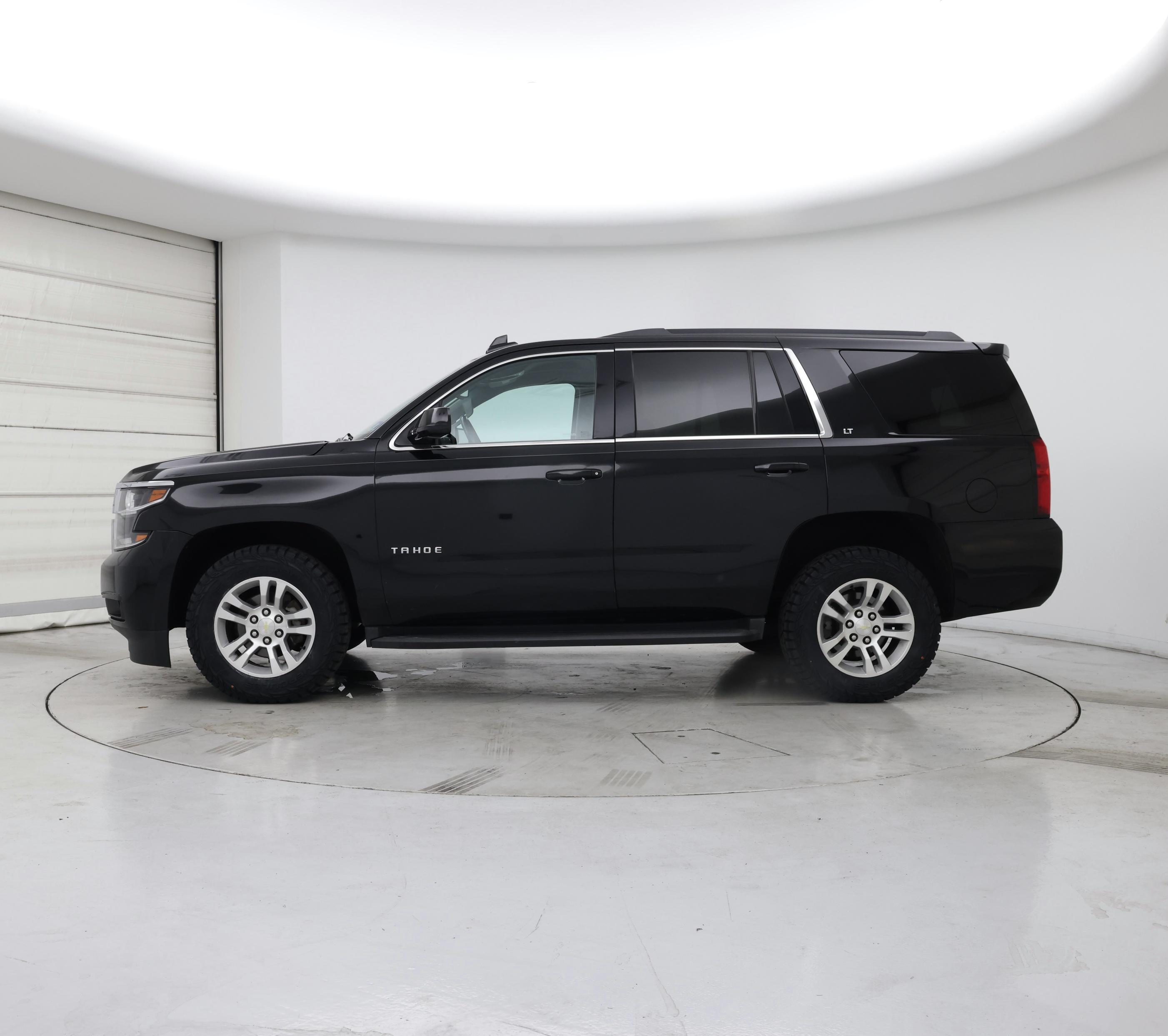 Thumbnail: 2018 Chevrolet Tahoe - 3