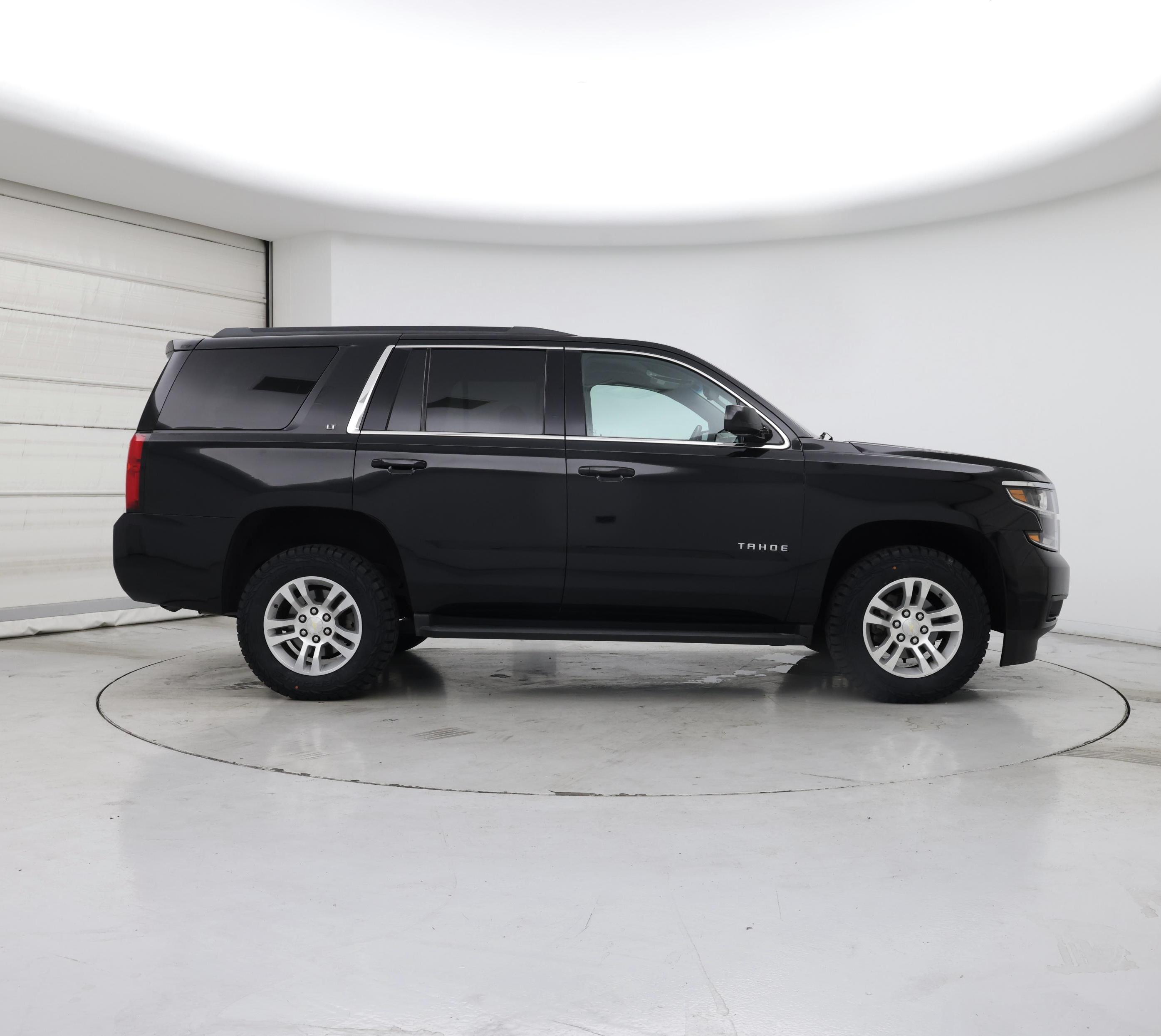 Thumbnail: 2018 Chevrolet Tahoe - 7