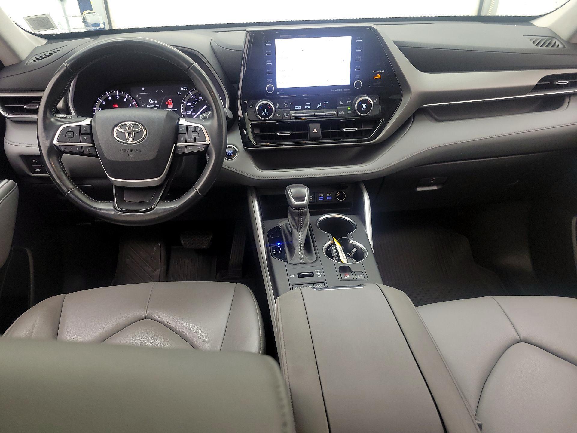 Thumbnail: 2022 Toyota Highlander - 9