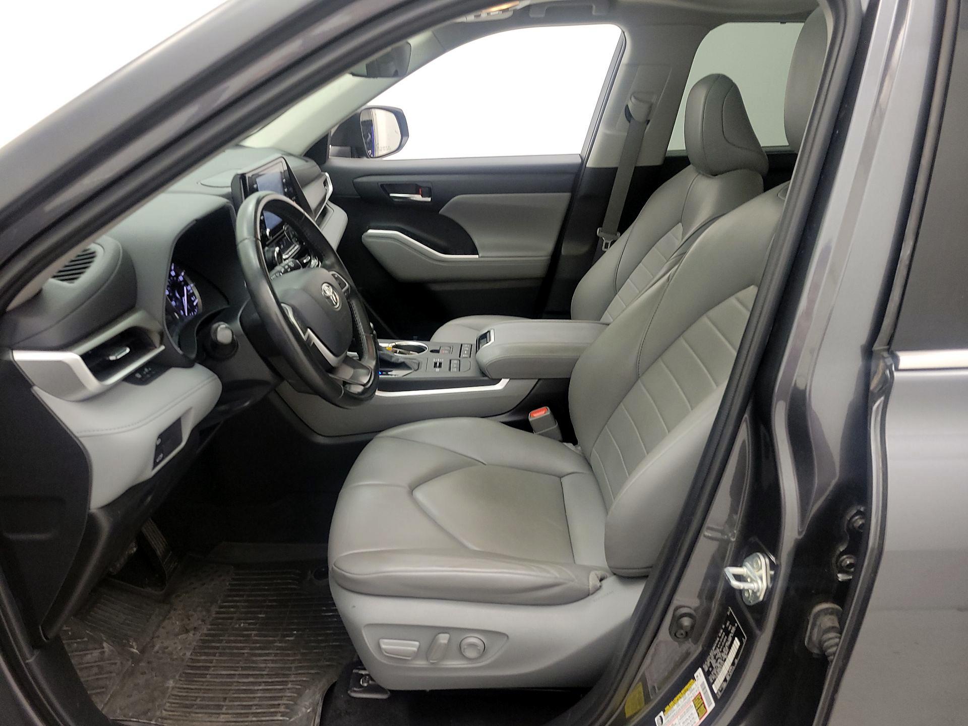 Thumbnail: 2022 Toyota Highlander - 11