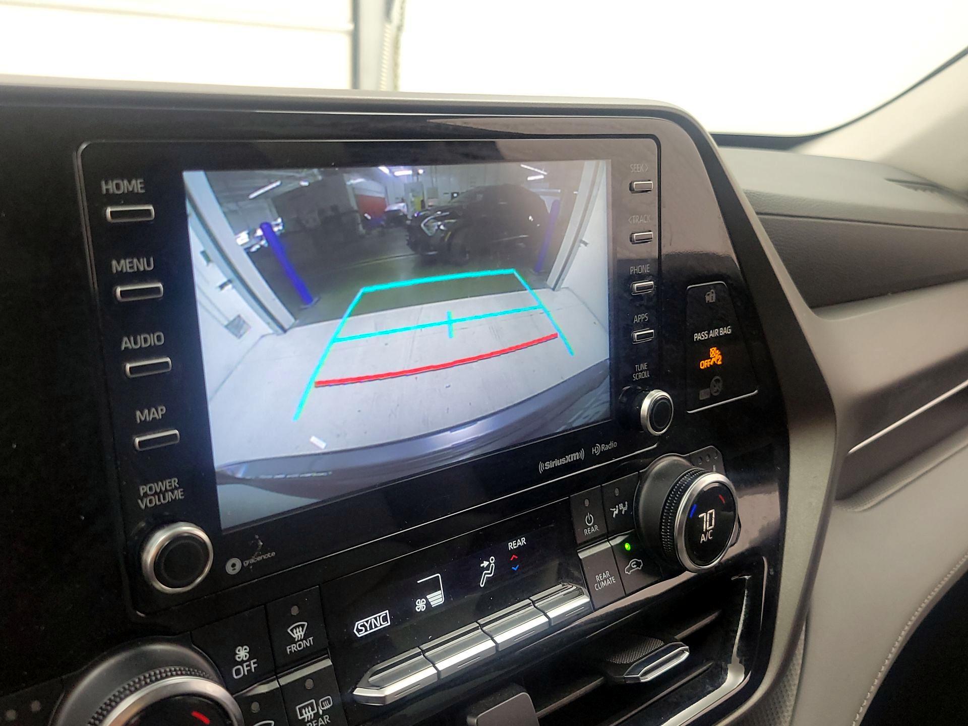 Thumbnail: 2022 Toyota Highlander - 14