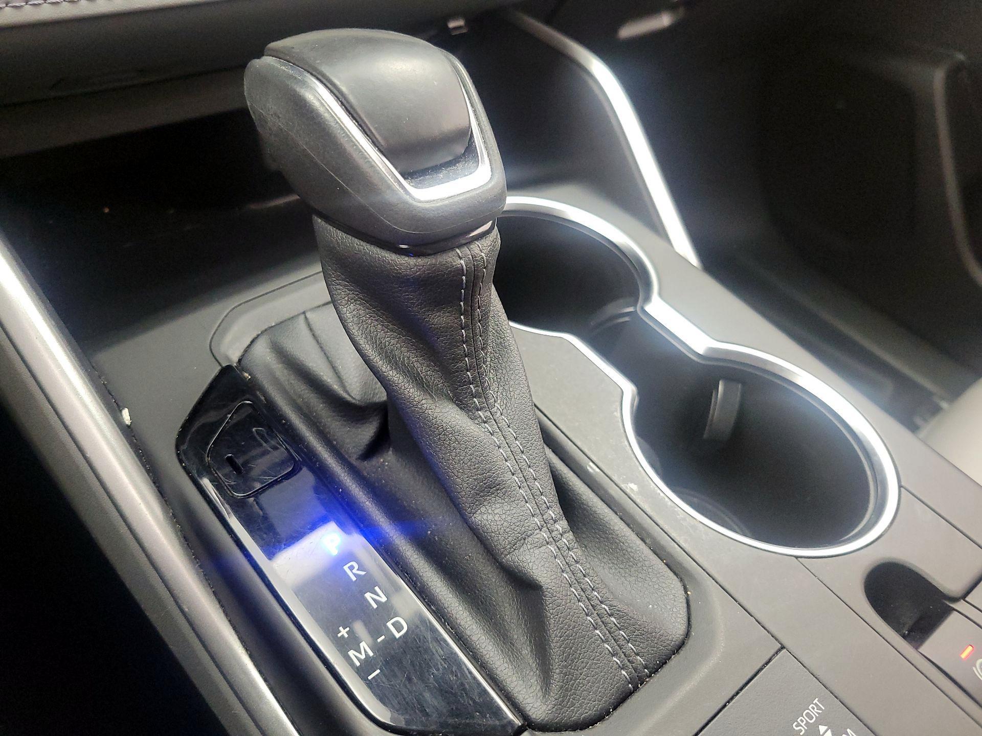 Thumbnail: 2022 Toyota Highlander - 17