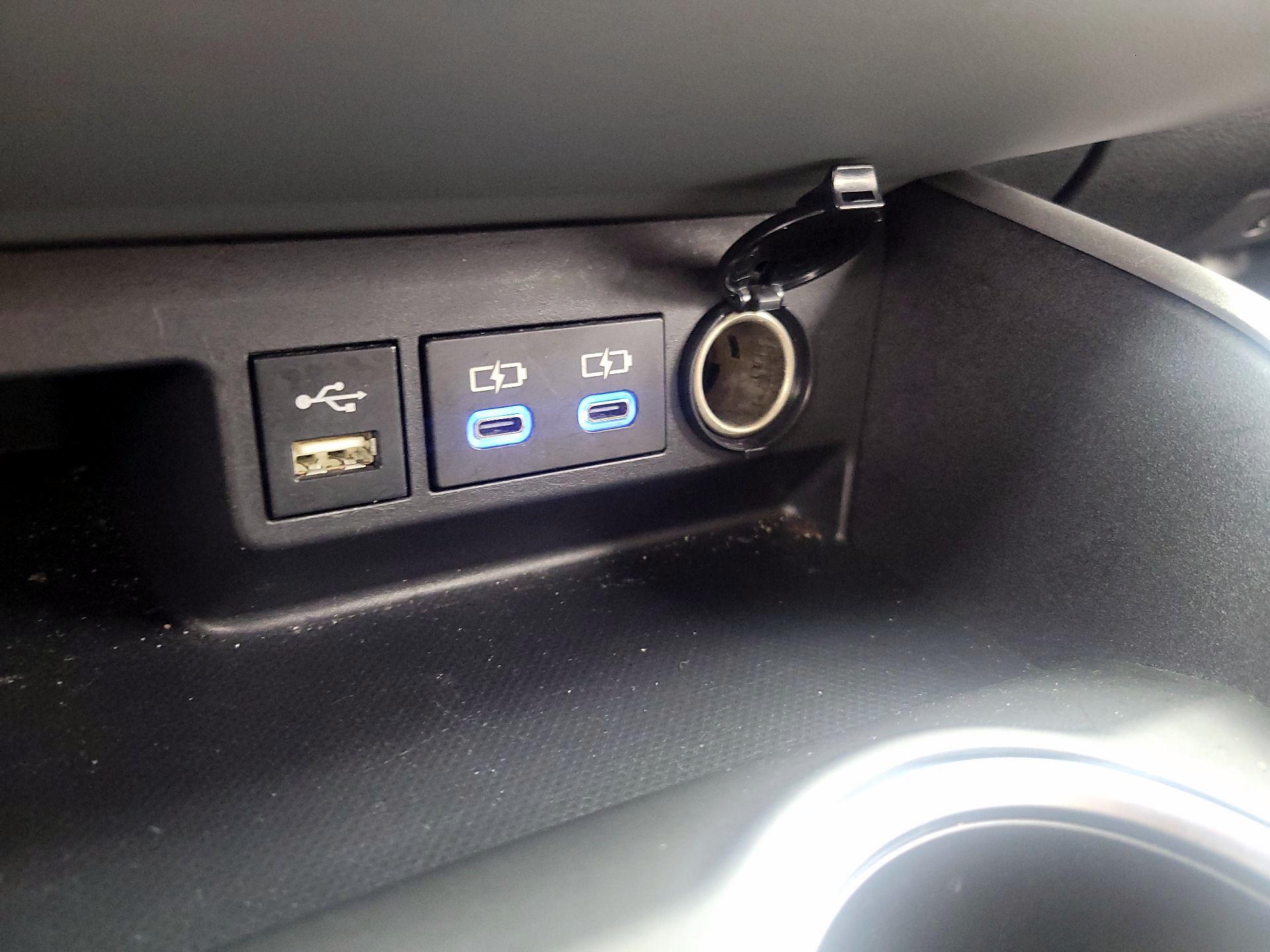 Thumbnail: 2022 Toyota Highlander - 18