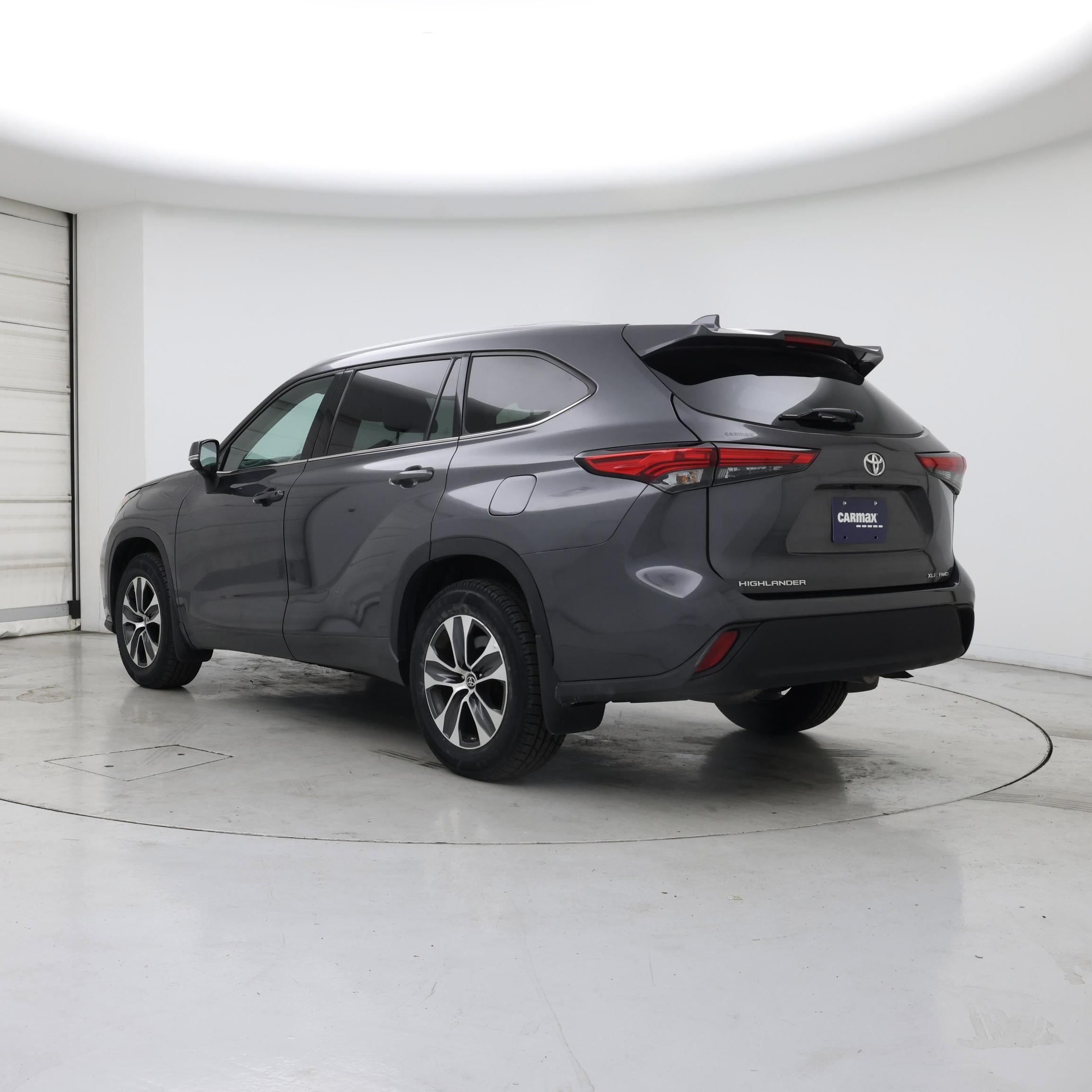 Thumbnail: 2022 Toyota Highlander - 2