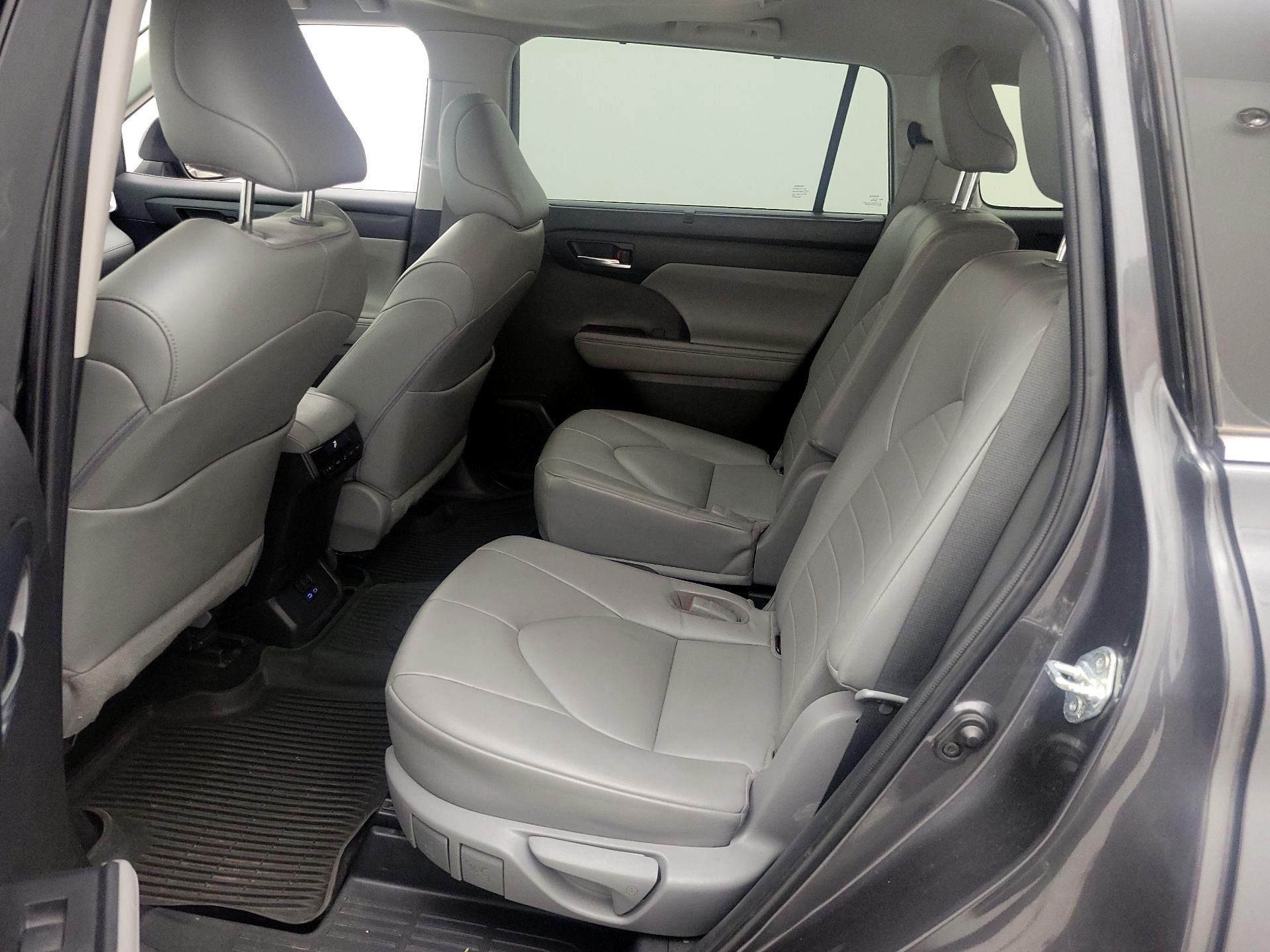 Thumbnail: 2022 Toyota Highlander - 20