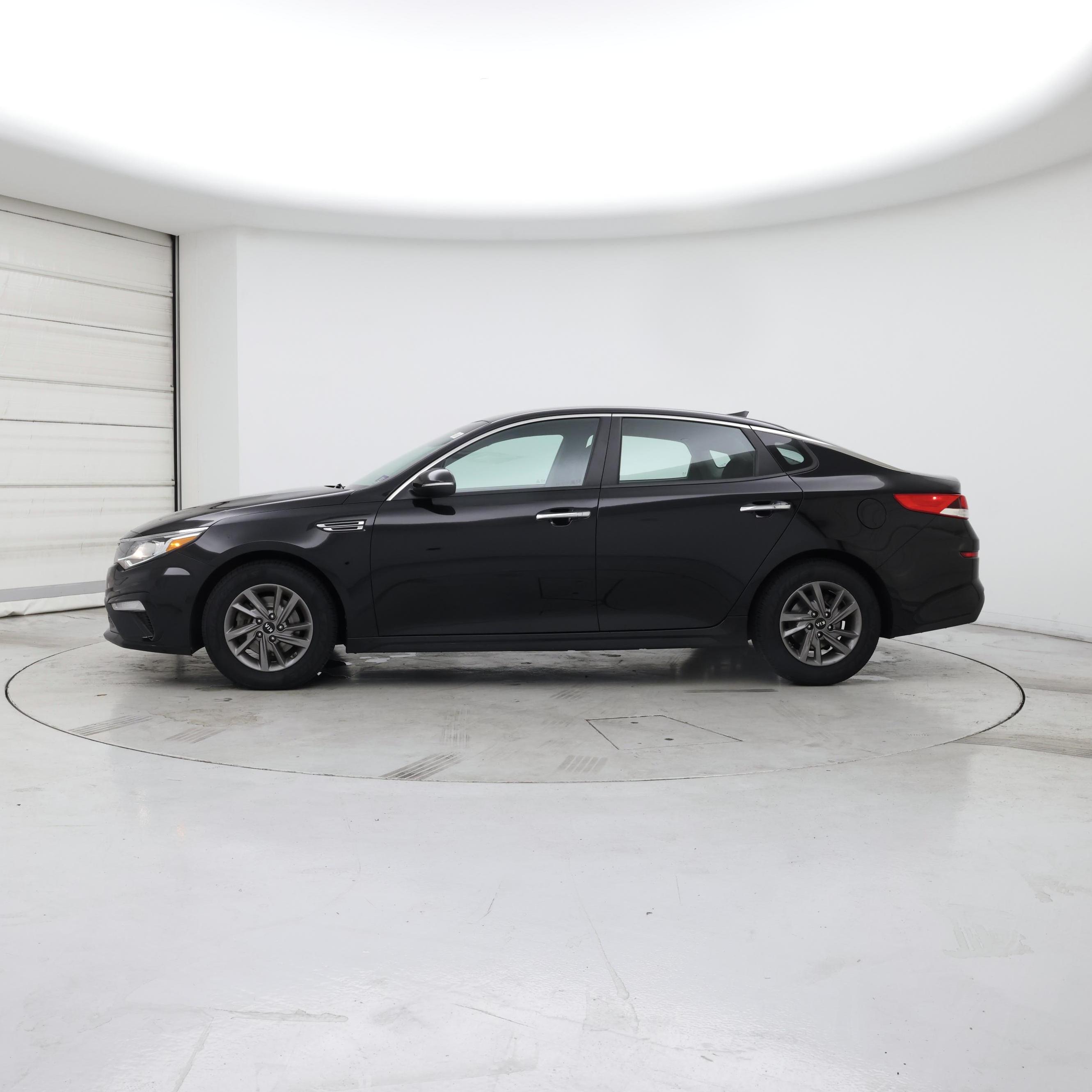 Thumbnail: 2020 Kia Optima - 3