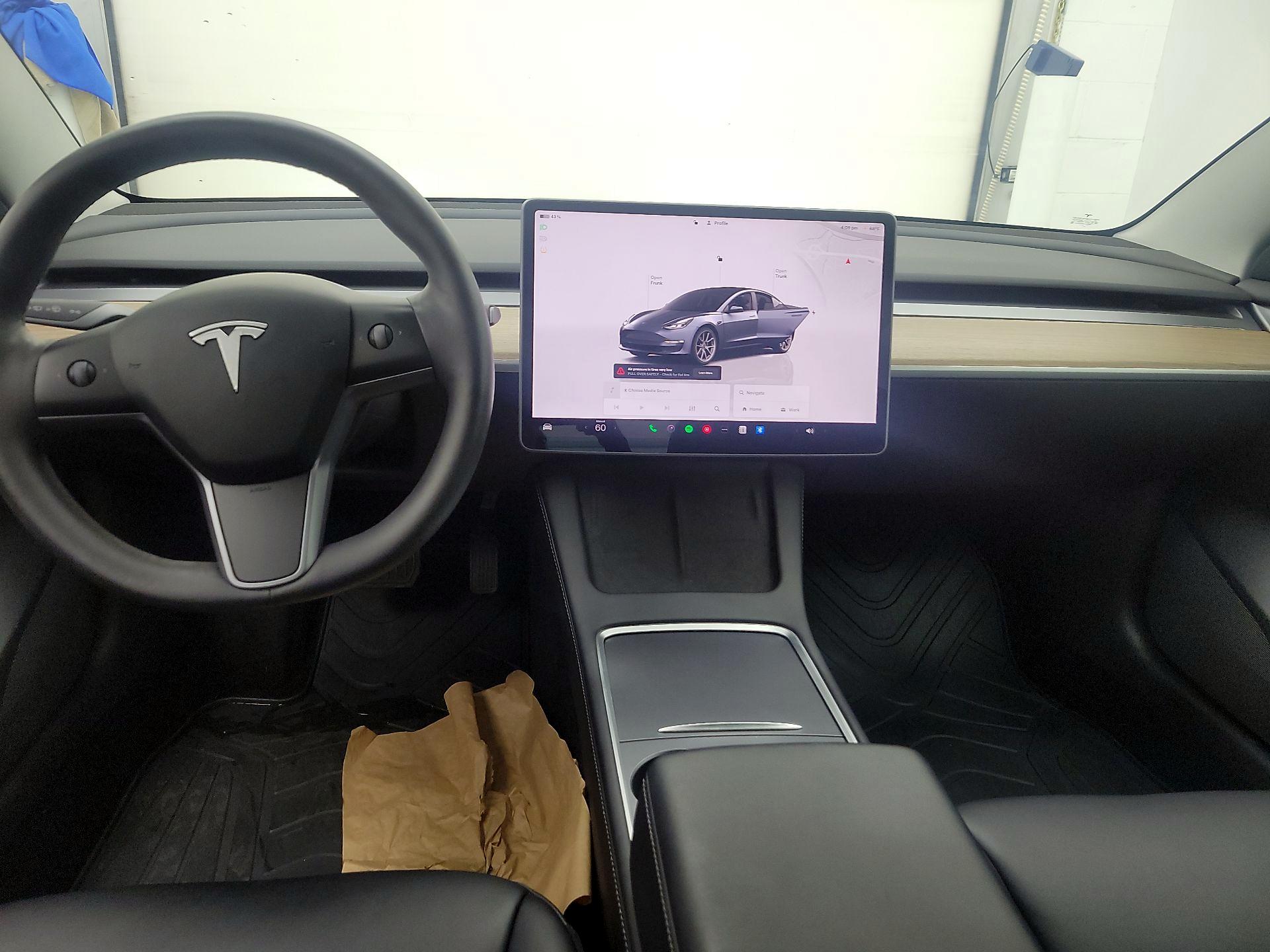 Thumbnail: 2023 Tesla Model 3 - 9