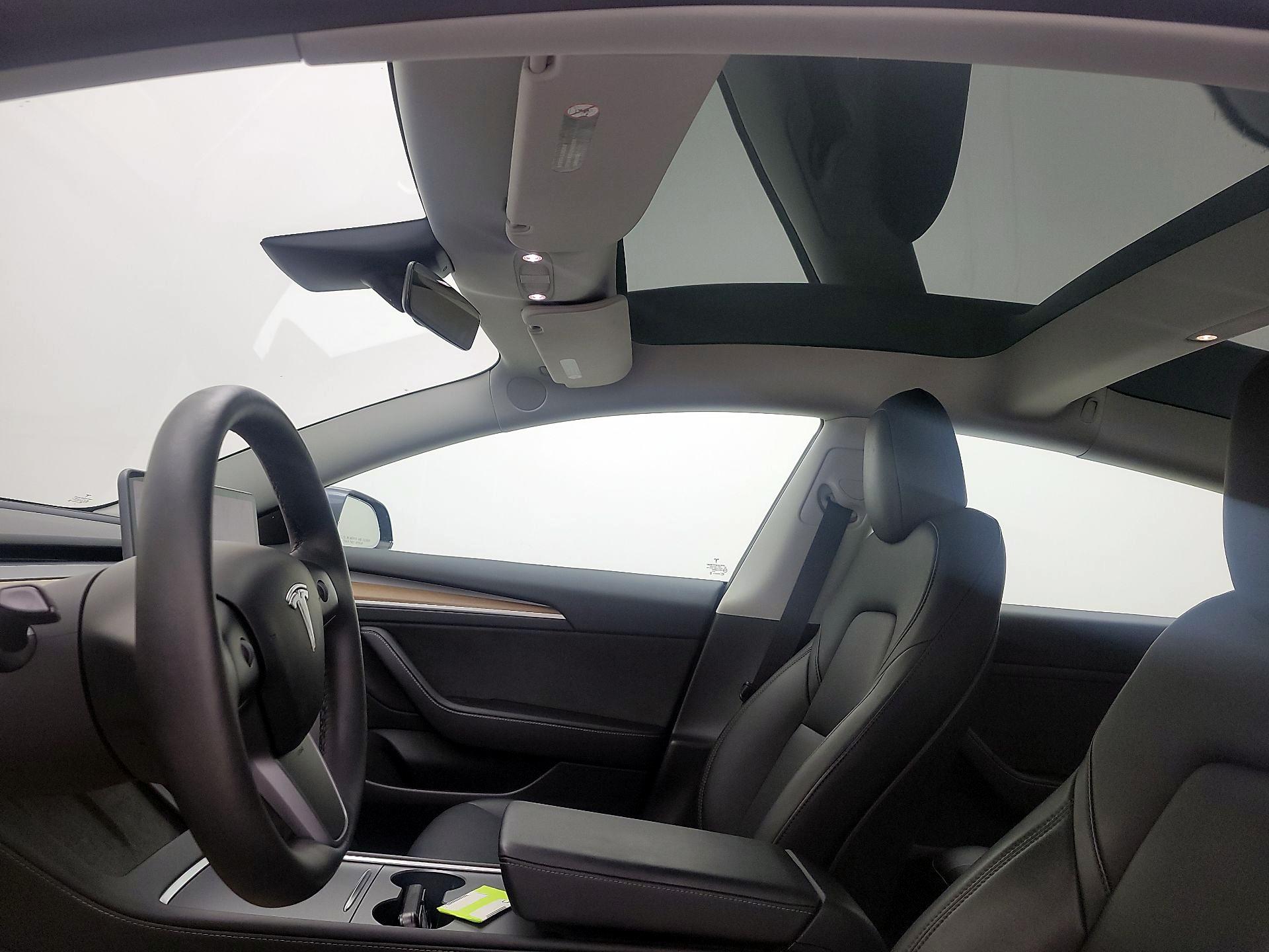 Thumbnail: 2023 Tesla Model 3 - 19