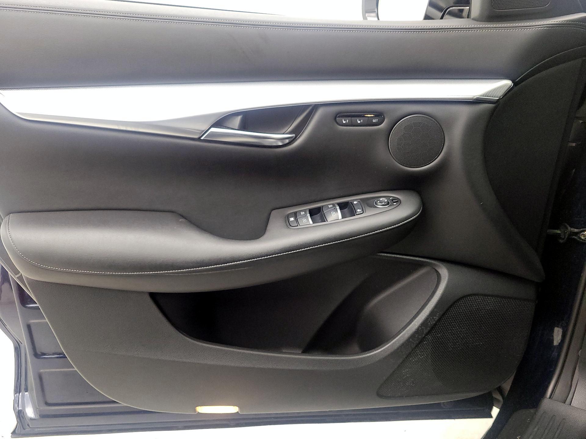 Thumbnail: 2019 INFINITI QX50 - 12