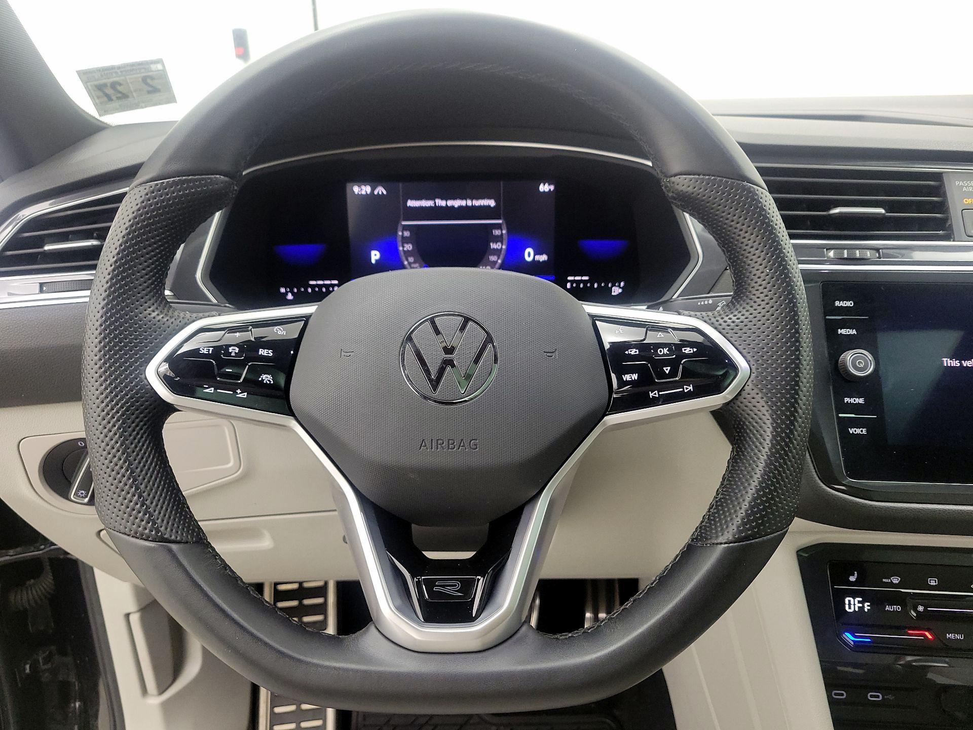 Thumbnail: 2022 Volkswagen Tiguan - 10