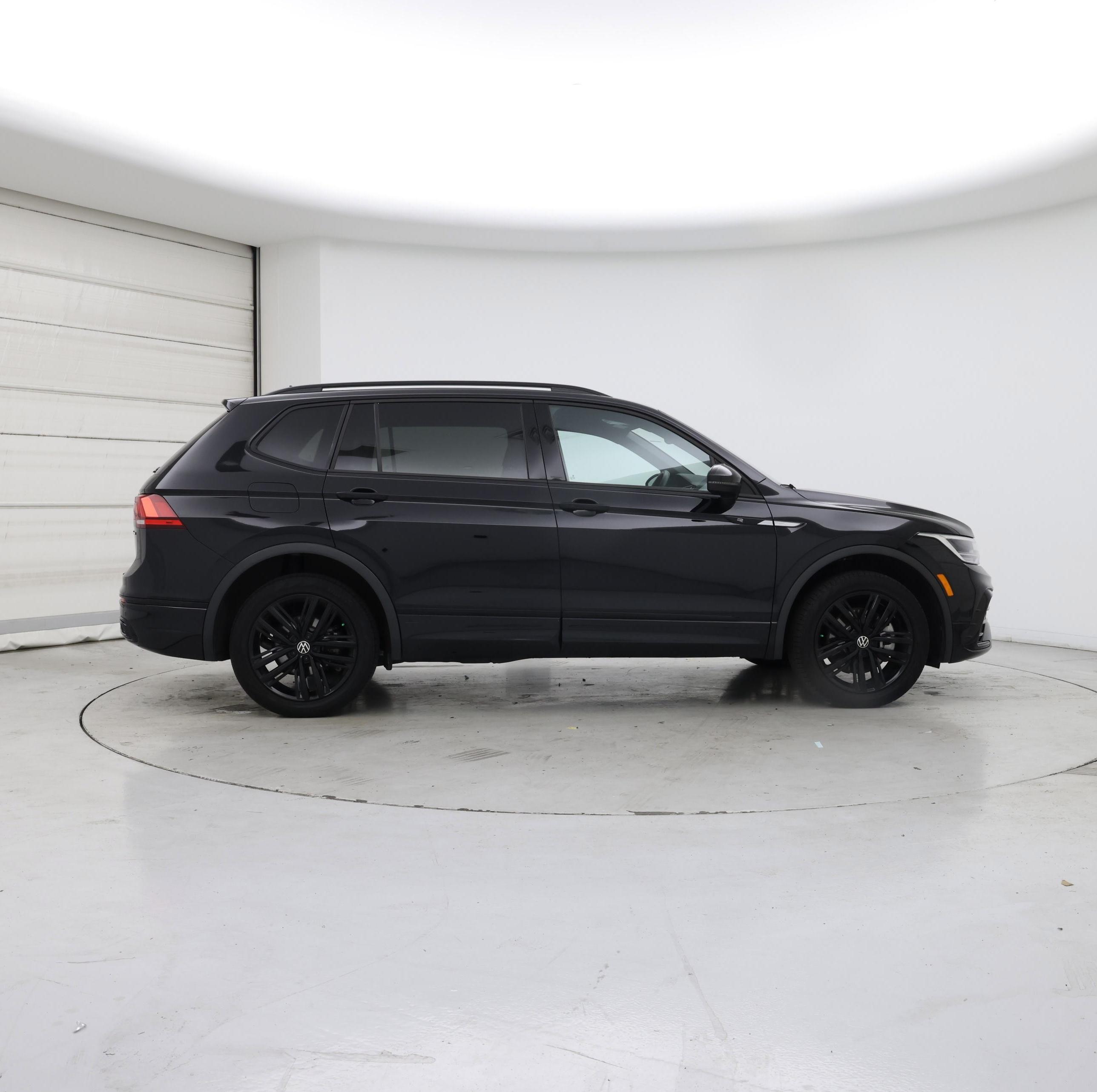 Thumbnail: 2022 Volkswagen Tiguan - 7