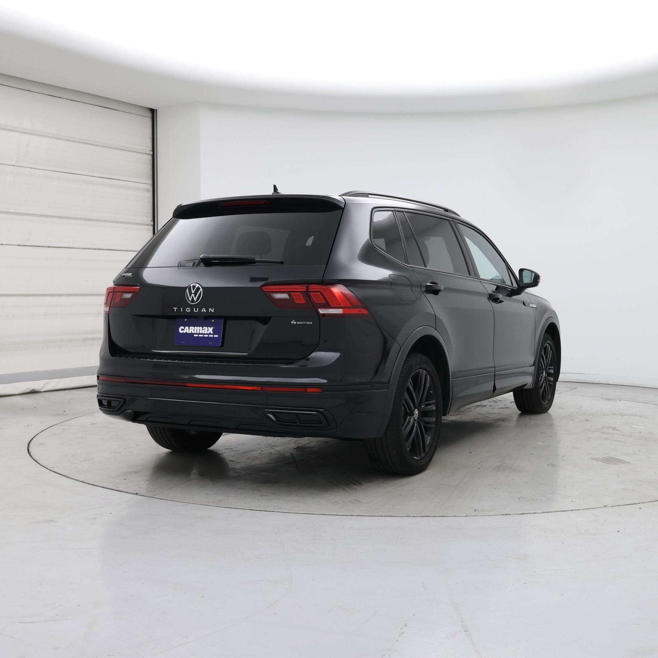 Thumbnail: 2022 Volkswagen Tiguan - 8