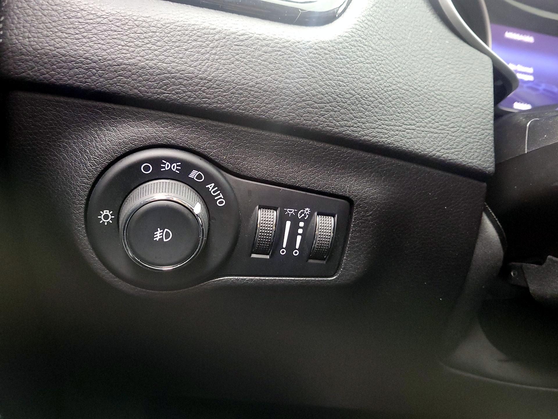 Thumbnail: 2018 Jeep Compass - 13