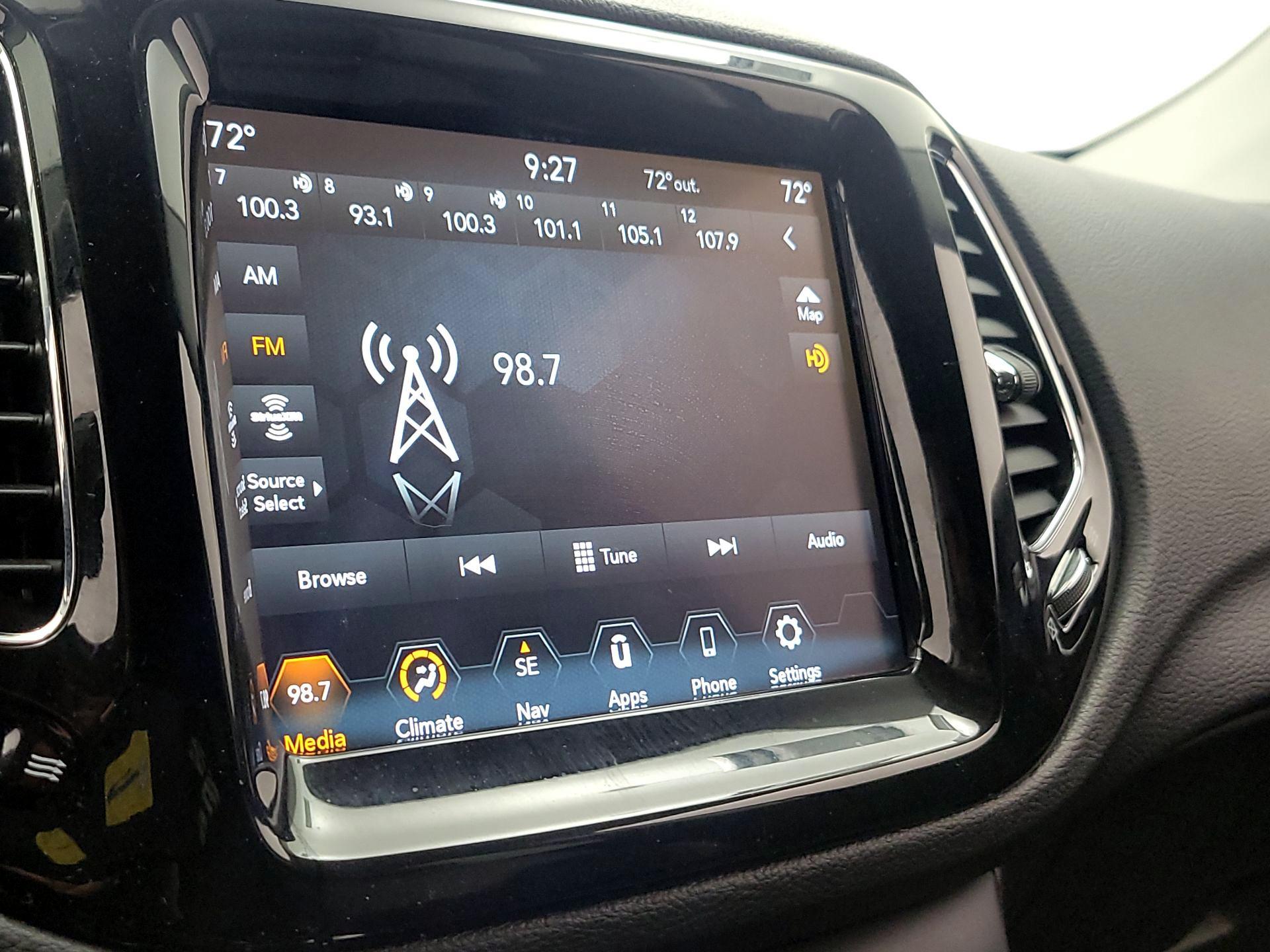 Thumbnail: 2018 Jeep Compass - 16