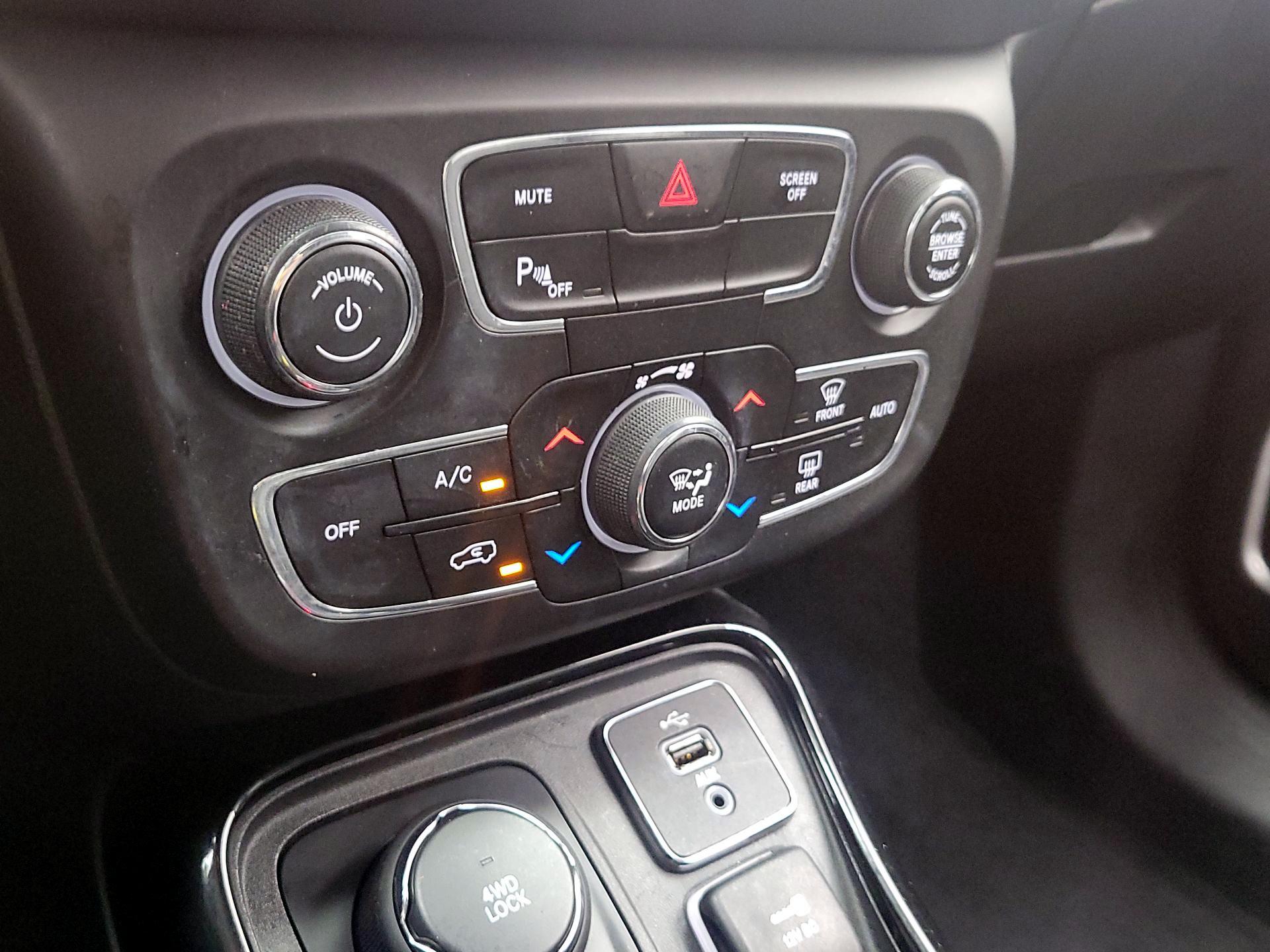 Thumbnail: 2018 Jeep Compass - 17