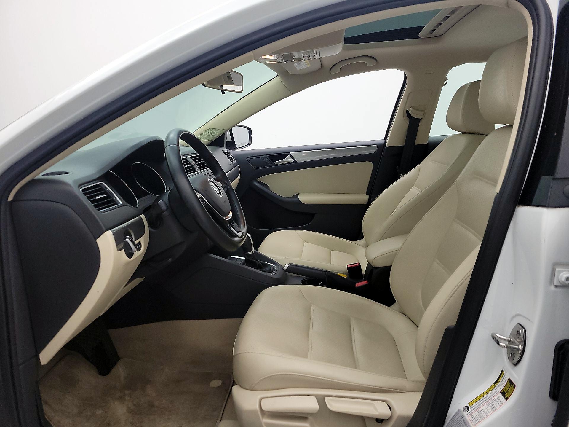 Thumbnail: 2015 Volkswagen Jetta - 11