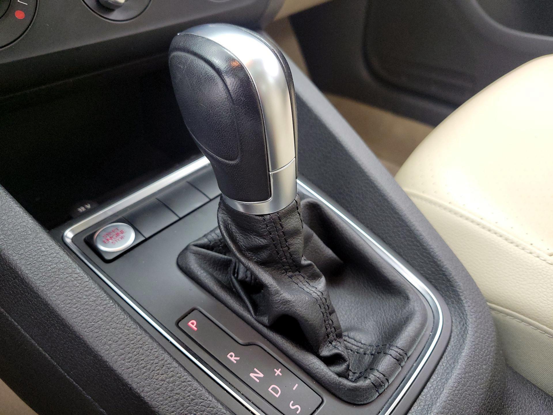 Thumbnail: 2015 Volkswagen Jetta - 16